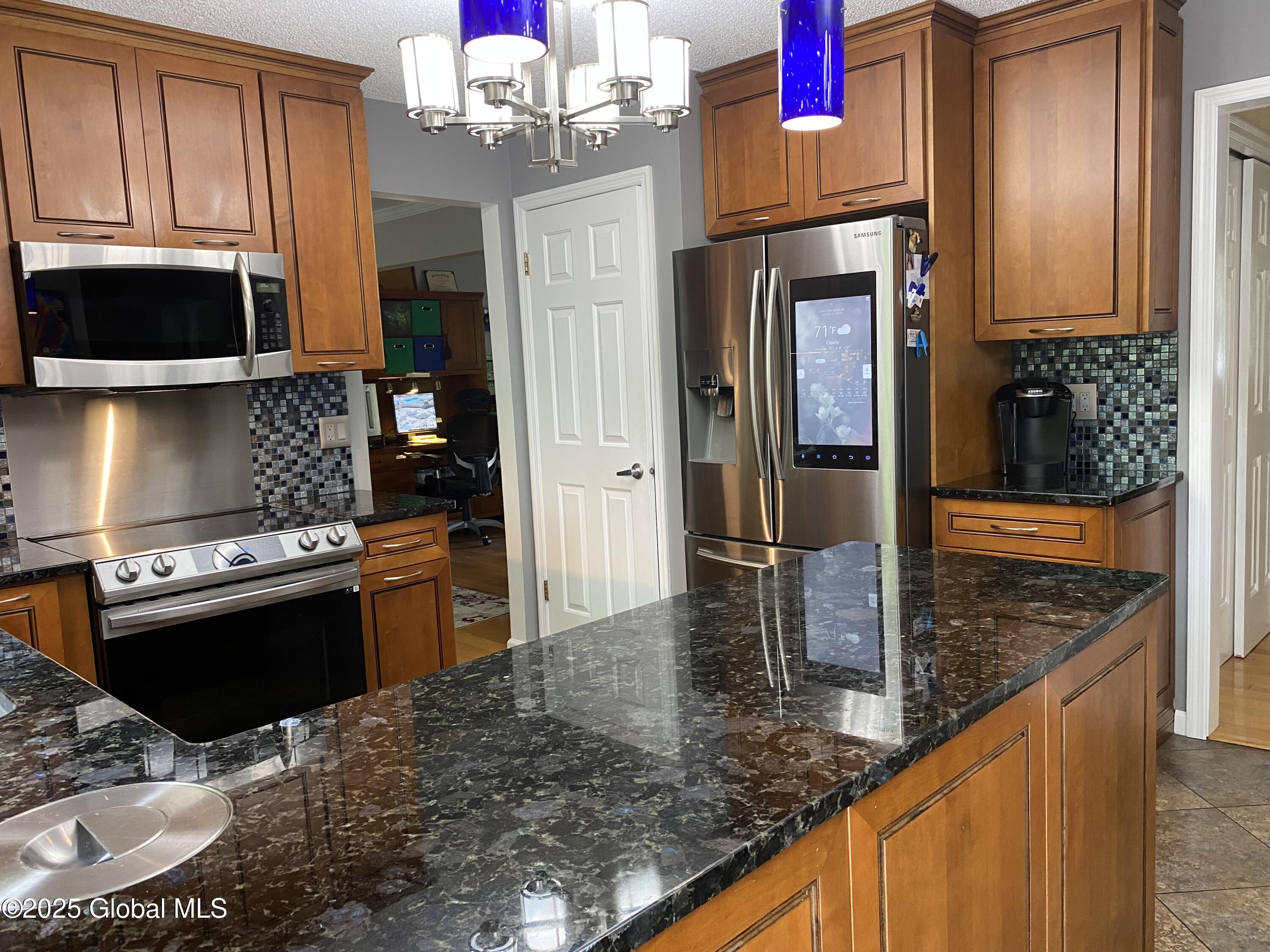 6 Bishops Court, Queensbury, New York image 12
