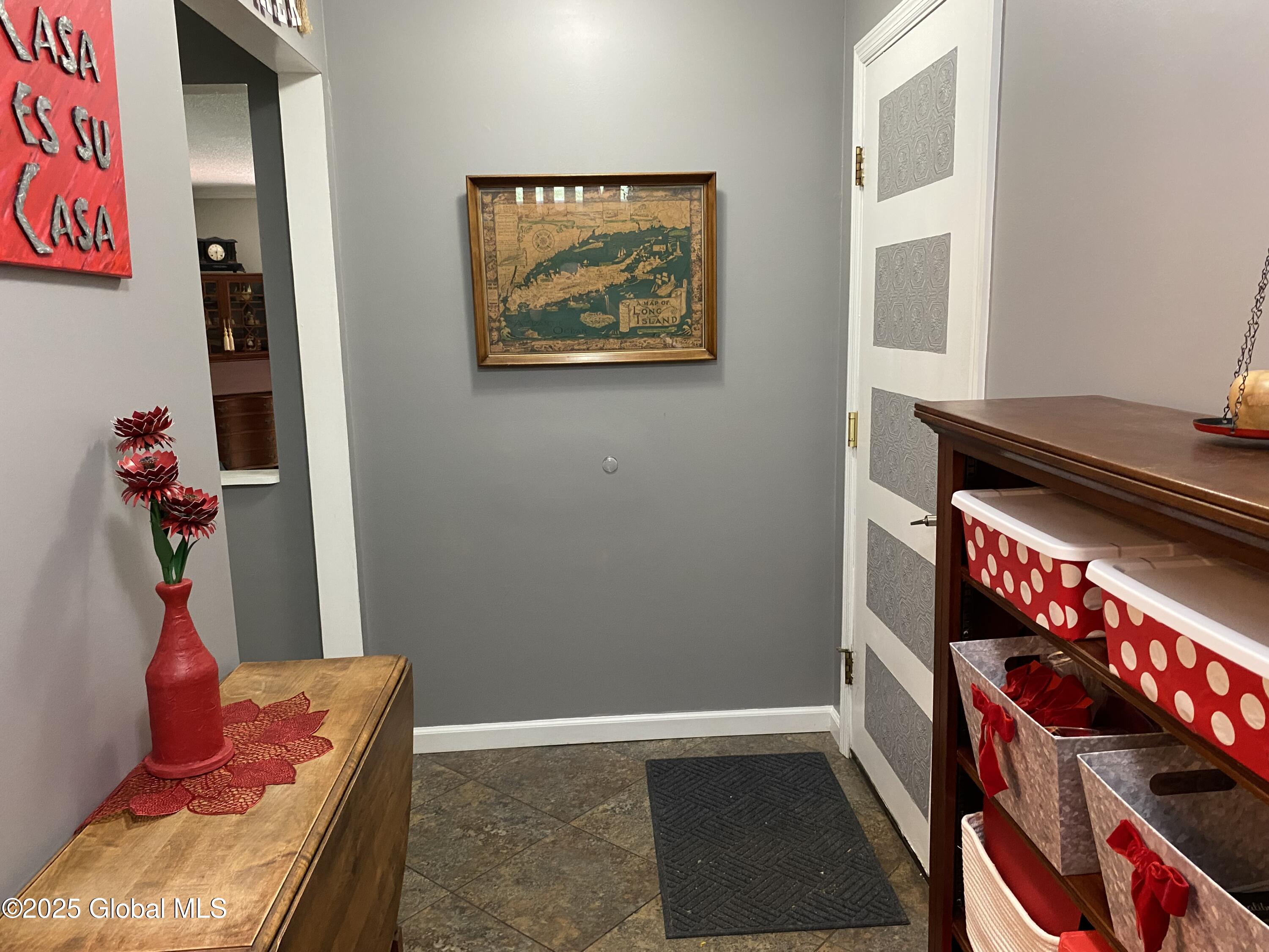 6 Bishops Court, Queensbury, New York image 29