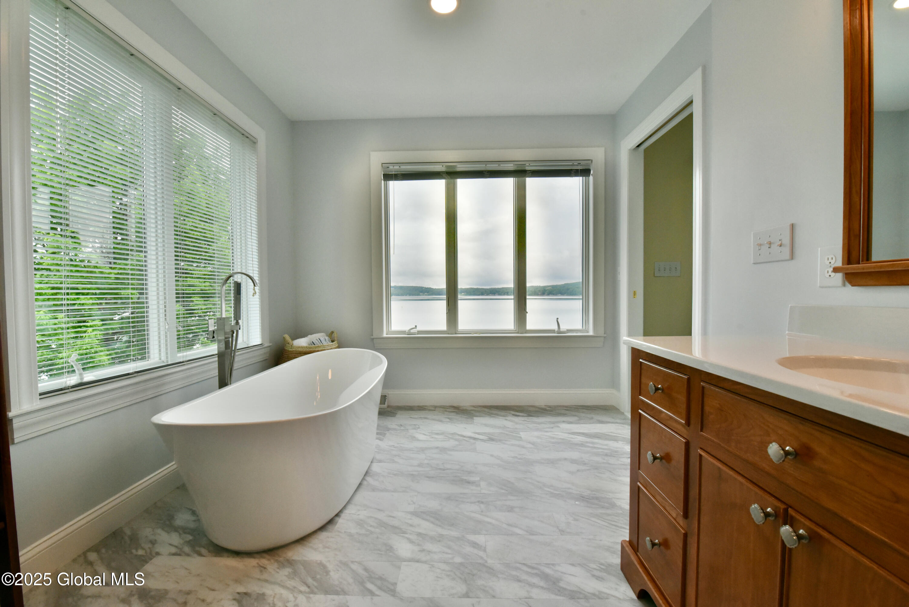 3043 E Southshore Drive, Hagaman, New York image 32