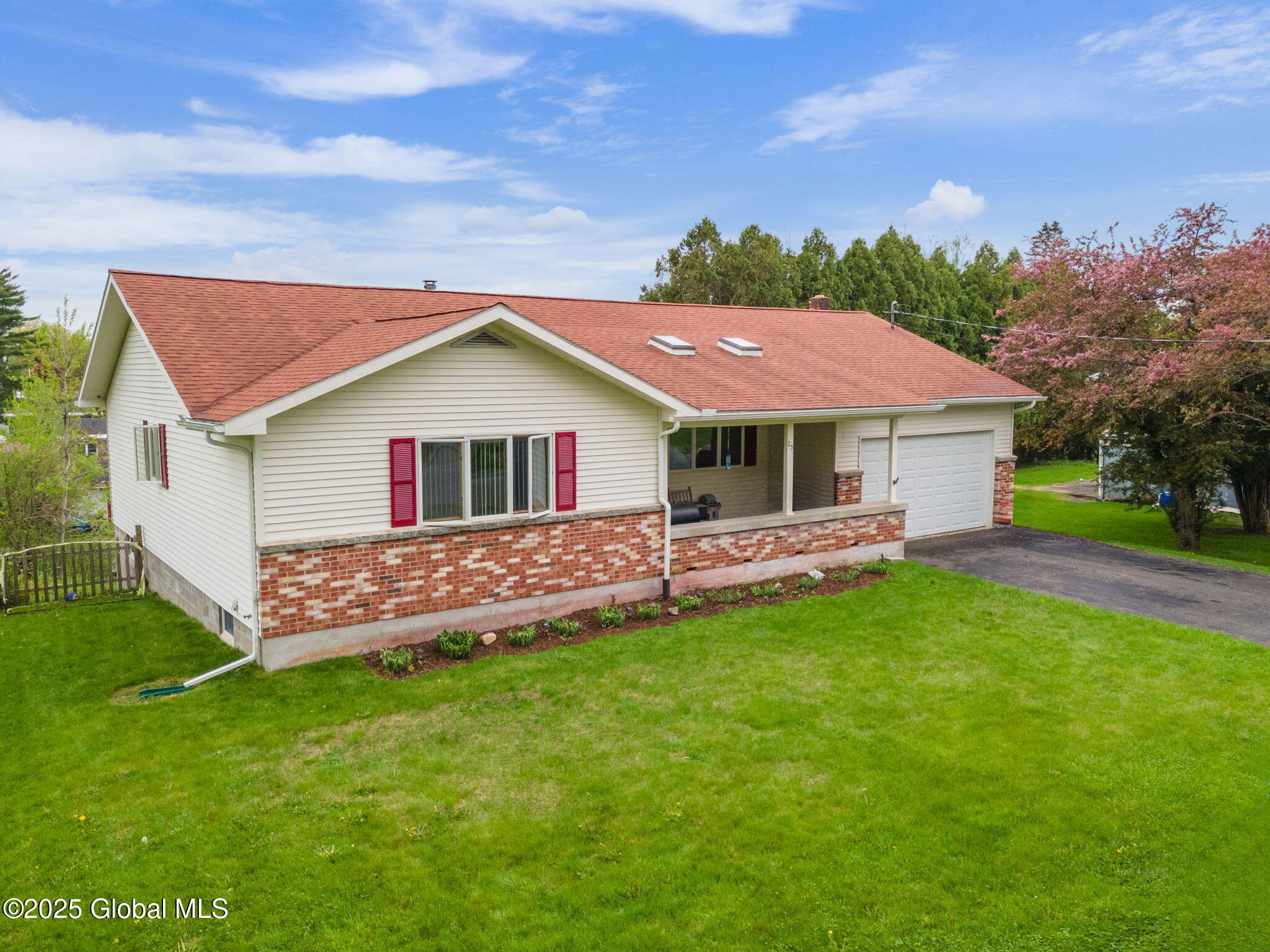 25 Northern Terrace, Gloversville, New York image 1