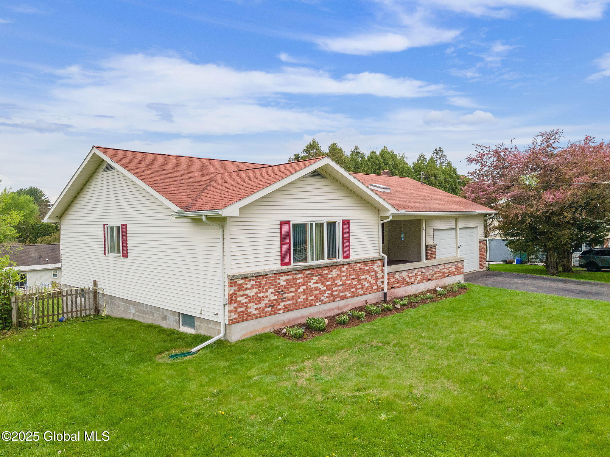 25 Northern Terrace, Gloversville, New York image 2