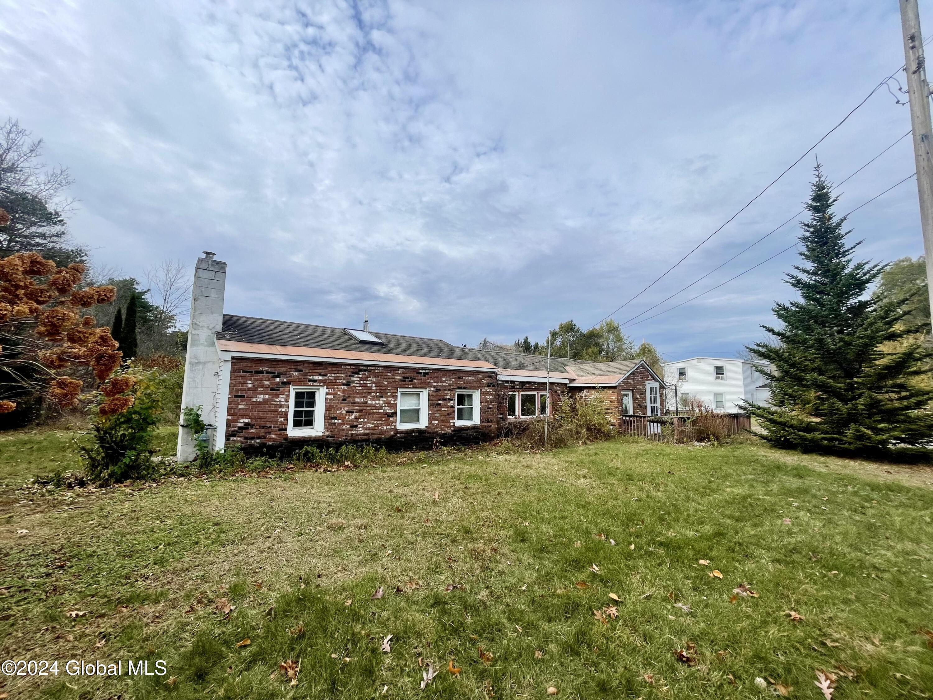 19 Feld Avenue, Queensbury, New York image 1