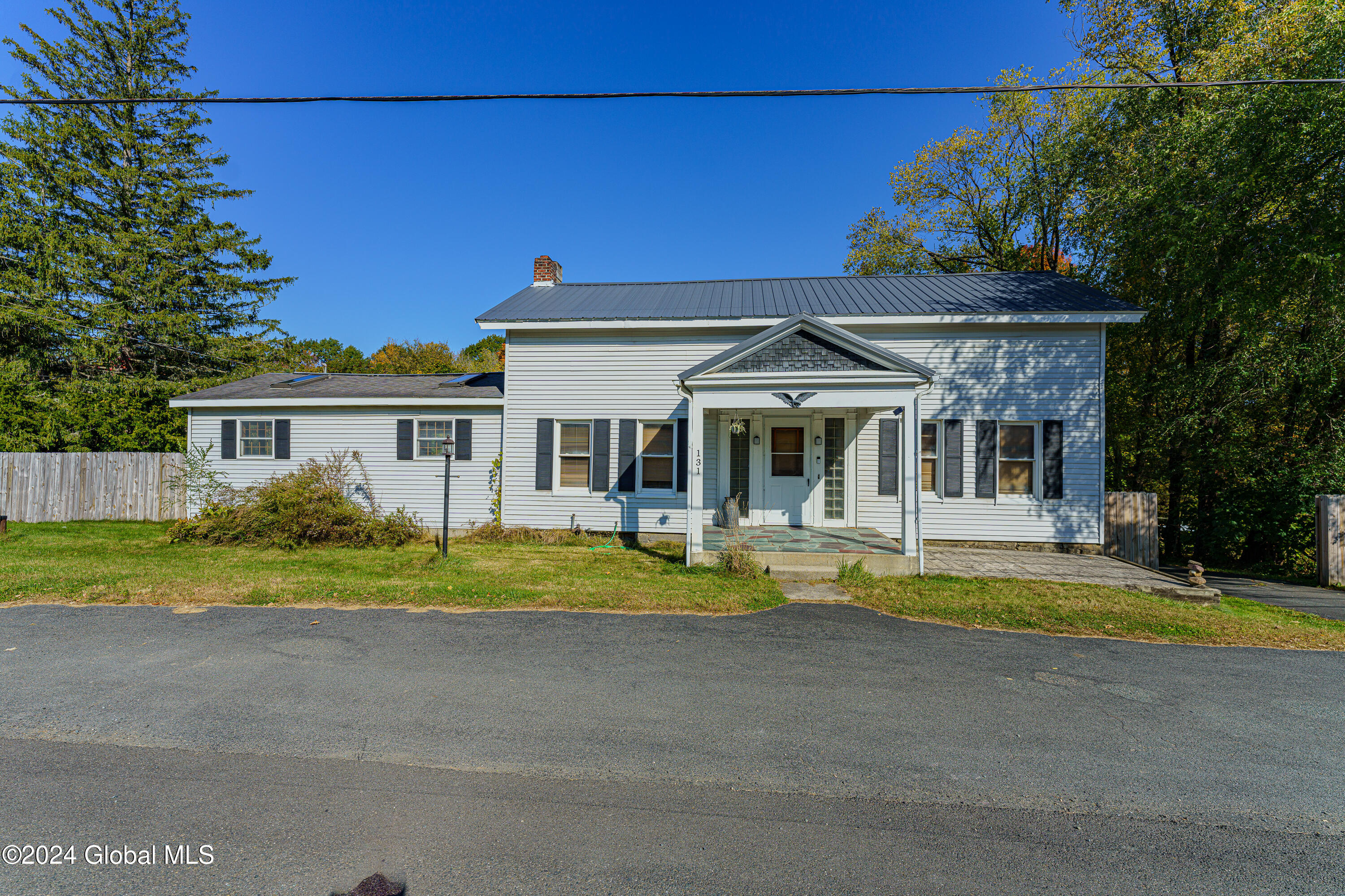 131 Tomhannock Road, Valley Falls, New York image 2