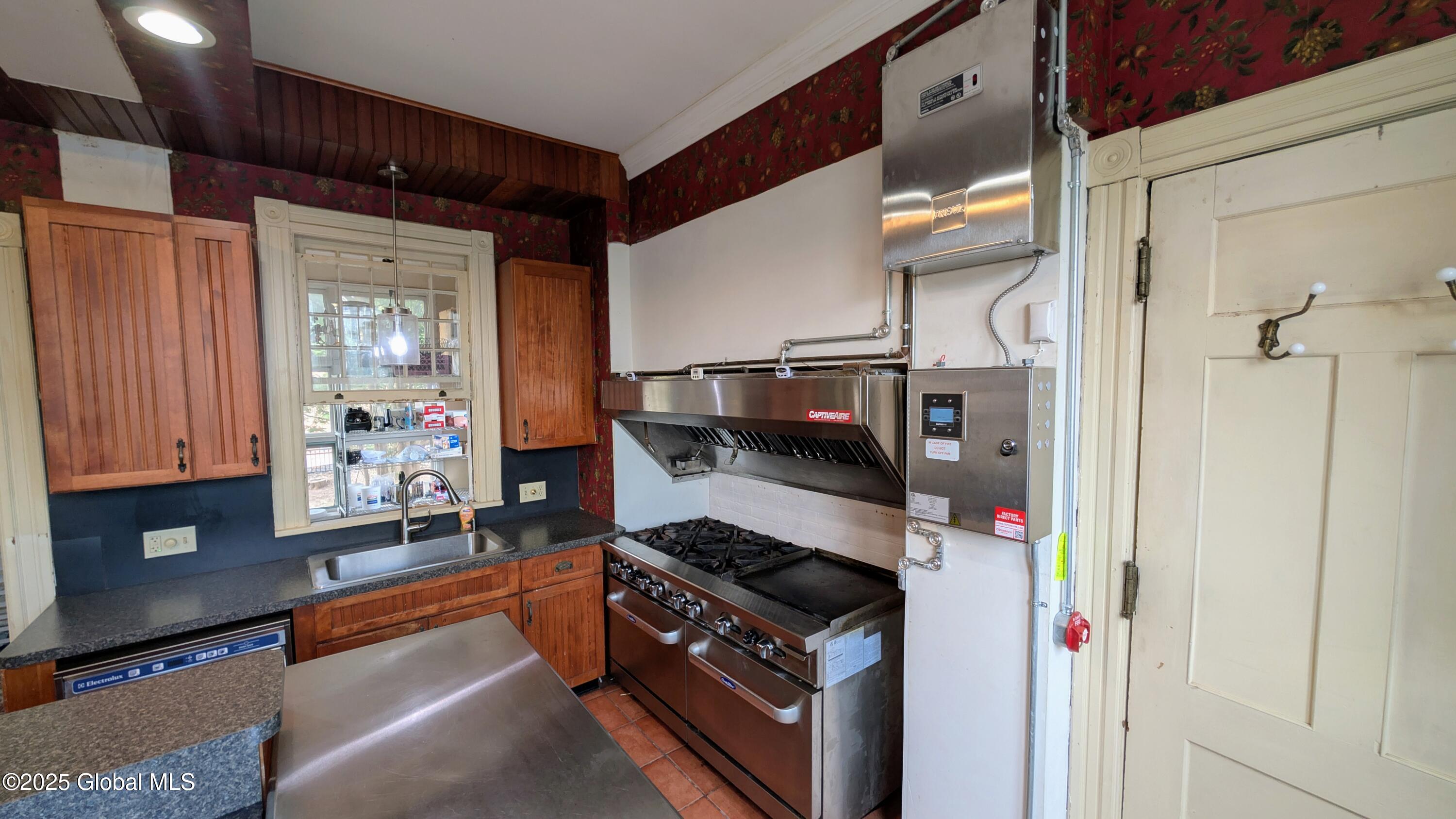 203 Union Avenue, Saratoga Springs, New York image 34