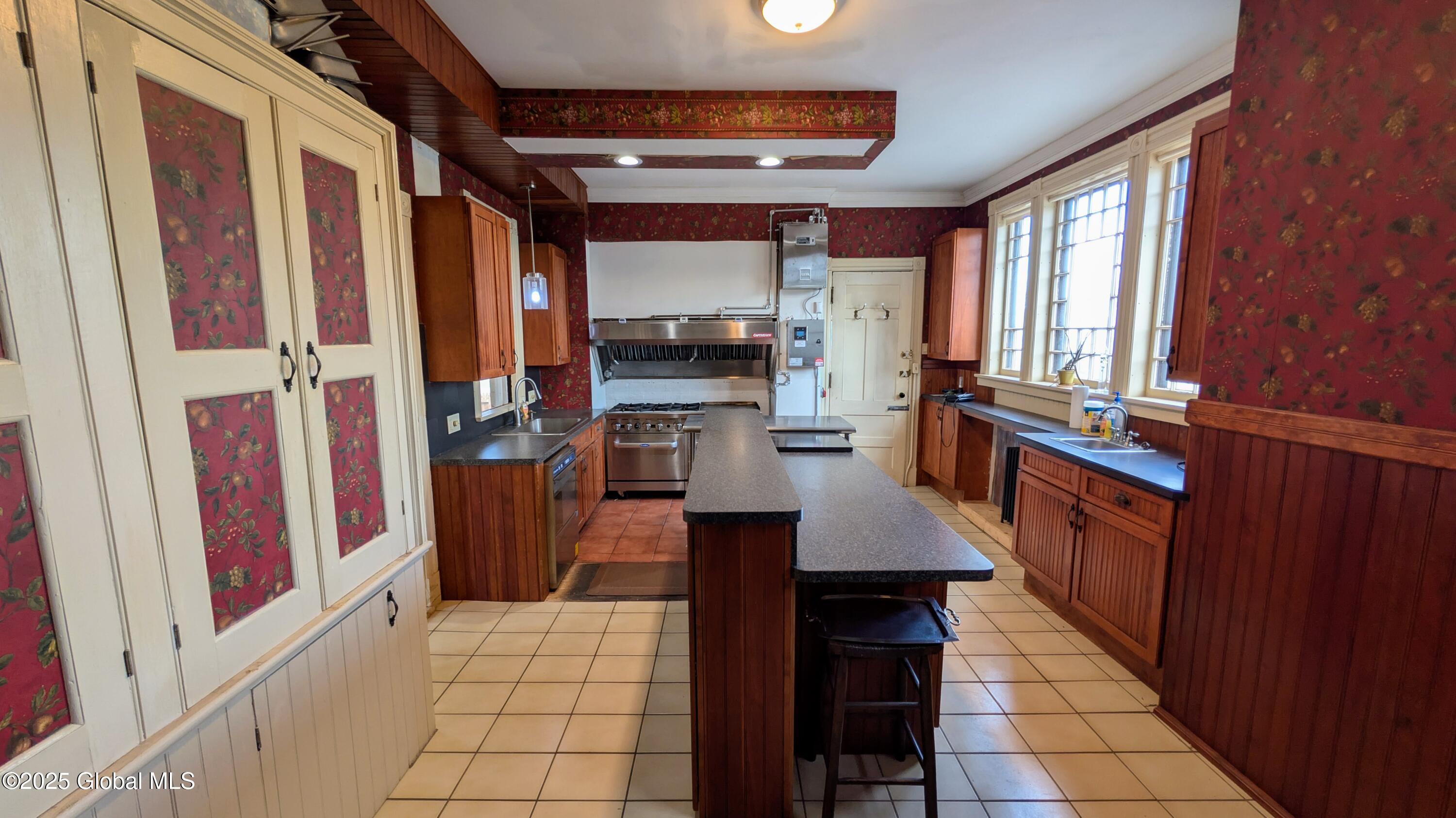 203 Union Avenue, Saratoga Springs, New York image 36