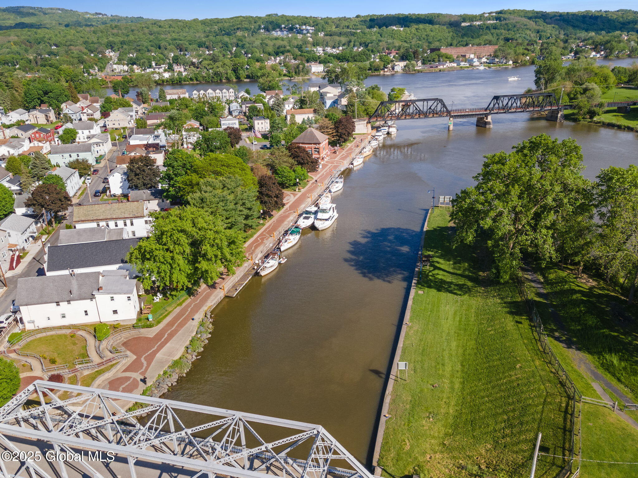 37 Mohawk Avenue, Waterford, New York image 49
