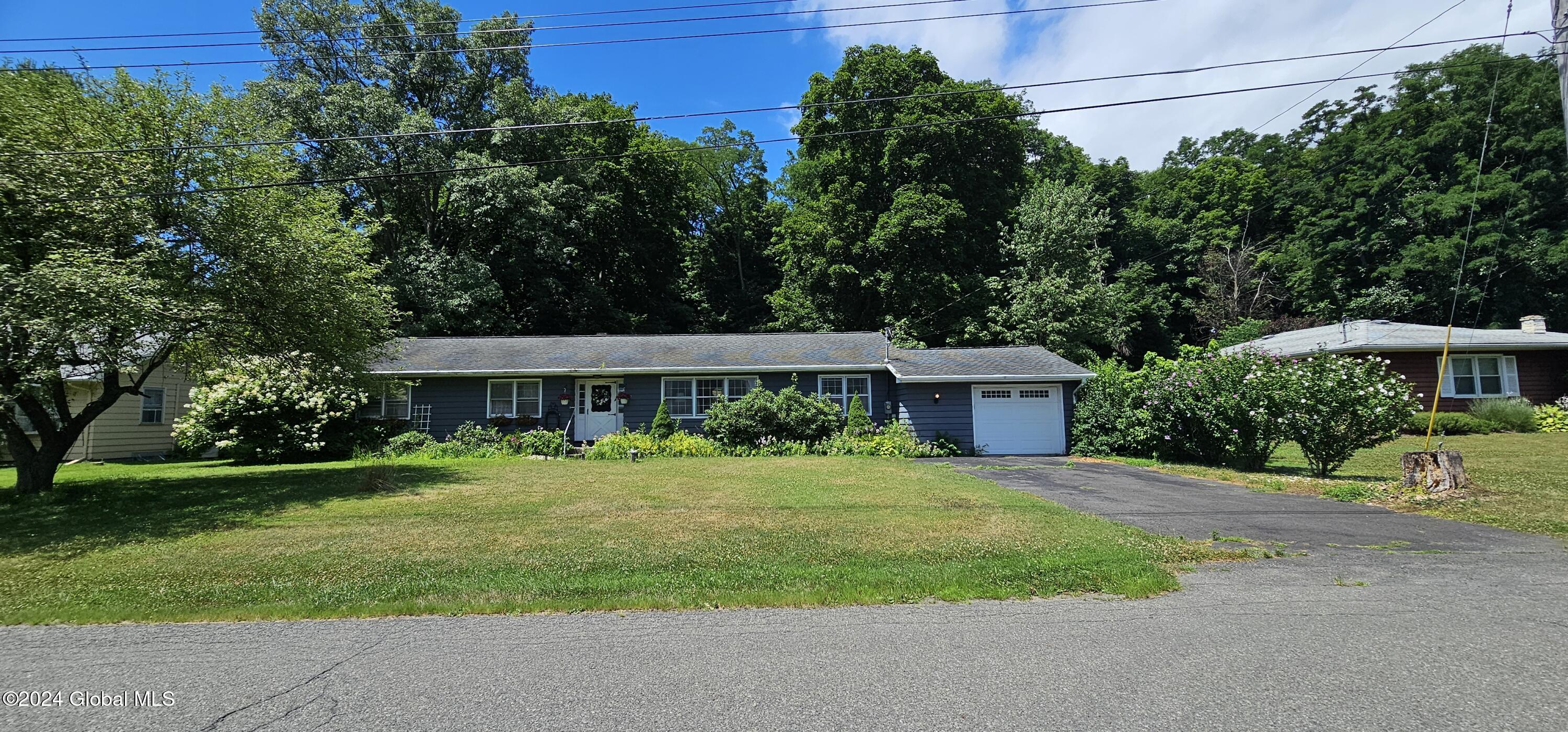 20 Hover Road, Claverack, New York image 1