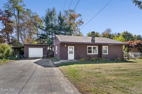 Photo of 2892 W Lydius Street, Schenectady, NY 12303 (MLS # 202628858)