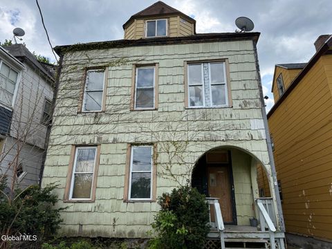 Photo of 9 Leonard Place, Albany, NY 12202 (MLS # 202616685)
