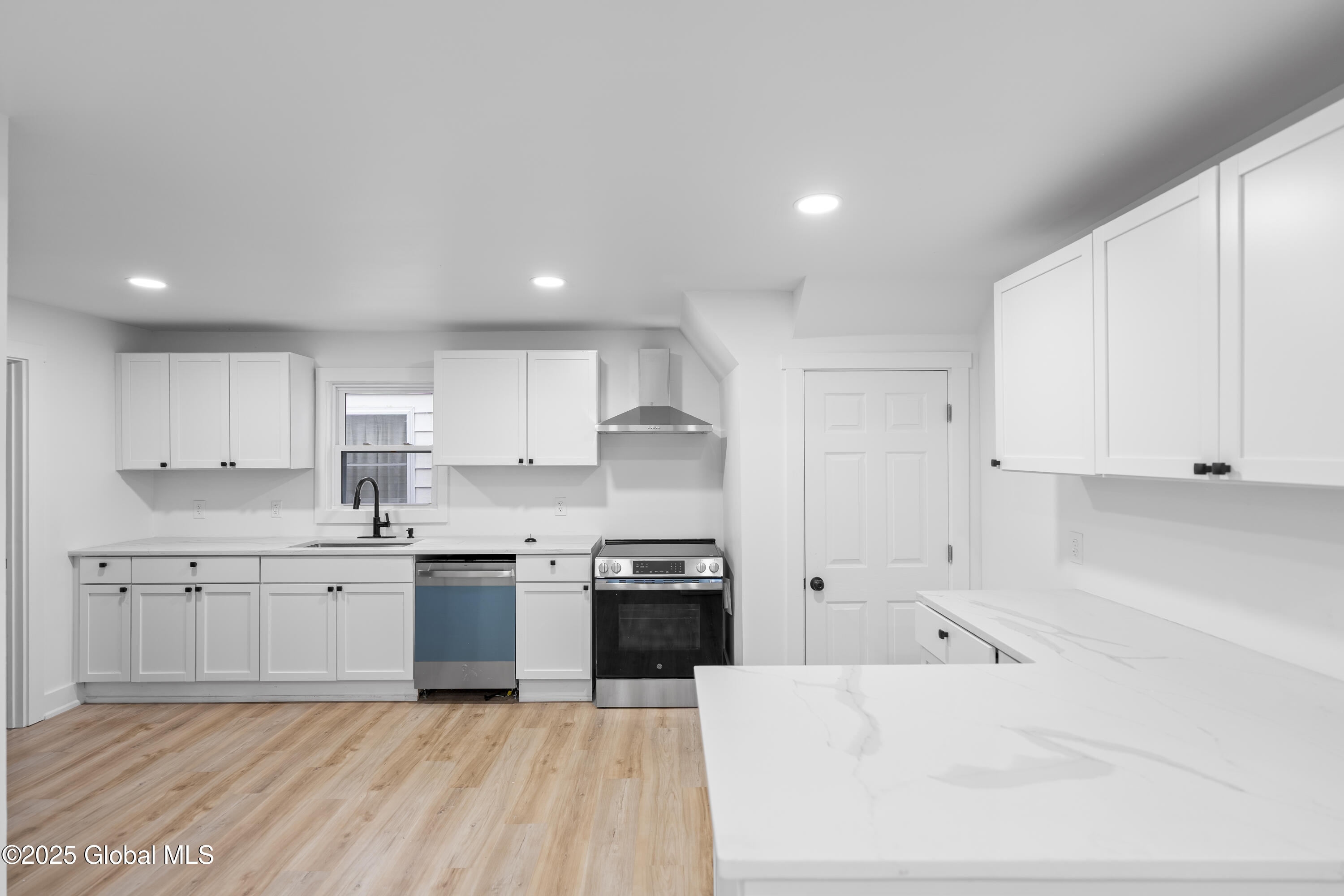 38 W Erie Street, Albany, New York image 14