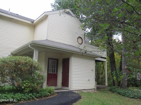 Photo of 204 Yorktown Drive, Halfmoon, NY 12065 (MLS # 202628224)