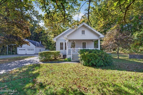 Photo of 3072 Spawn Road, Schenectady, NY 12303 (MLS # 202627875)