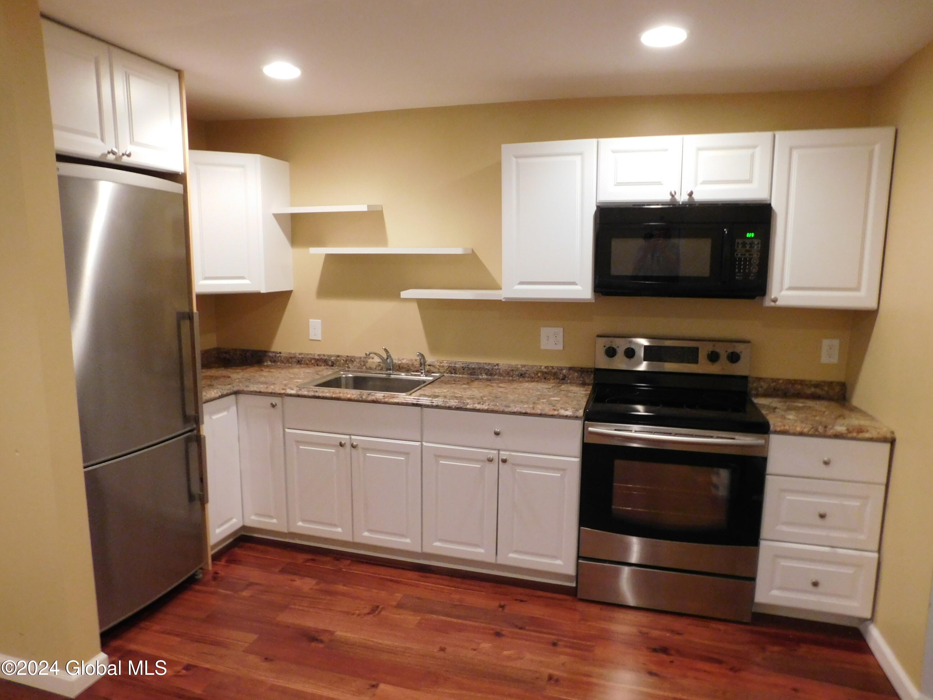 Schenectady, New York 12305, United States, ,Commercial,Pending,27406