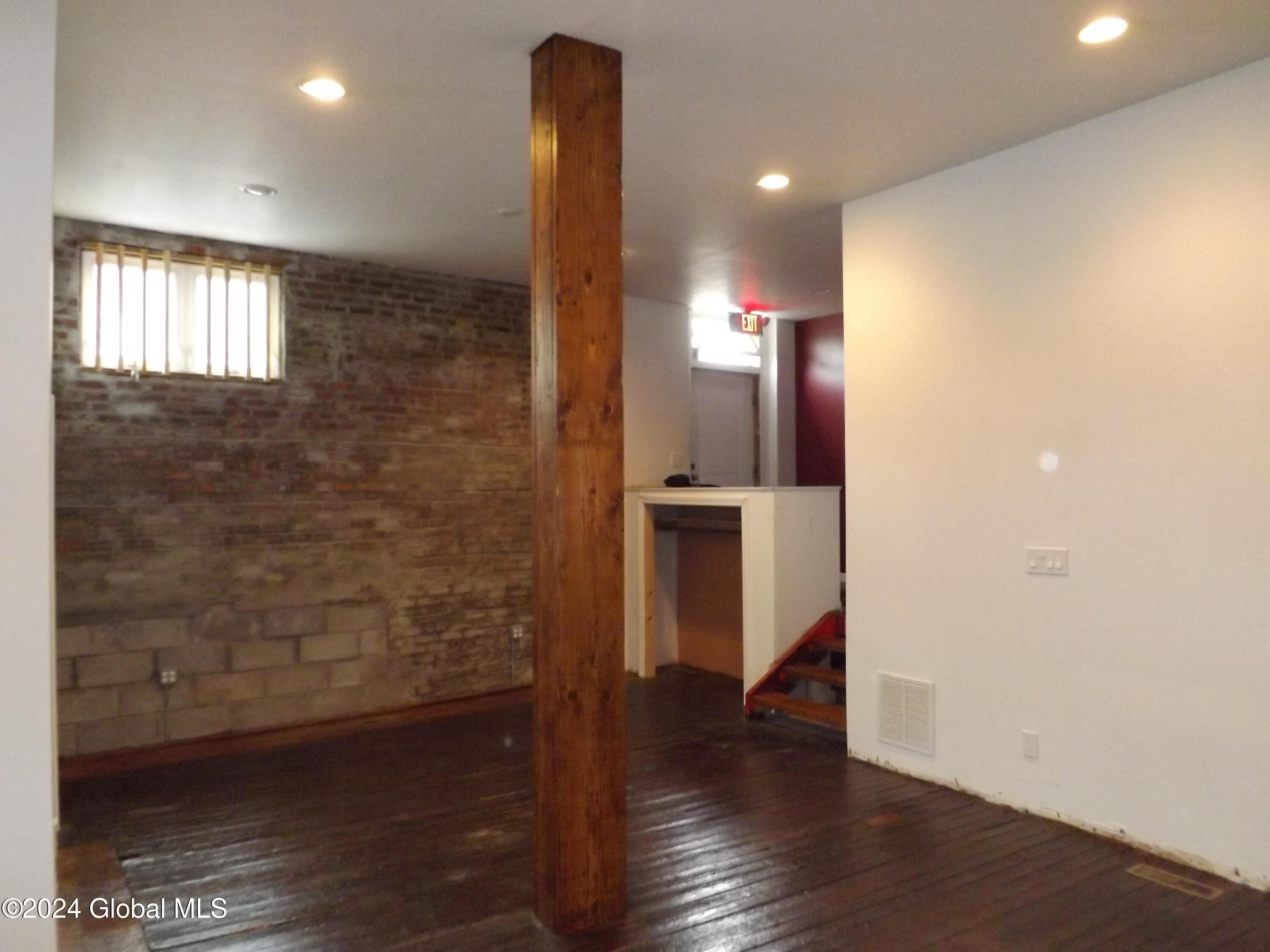 Schenectady, New York 12305, United States, ,Commercial,Pending,27406