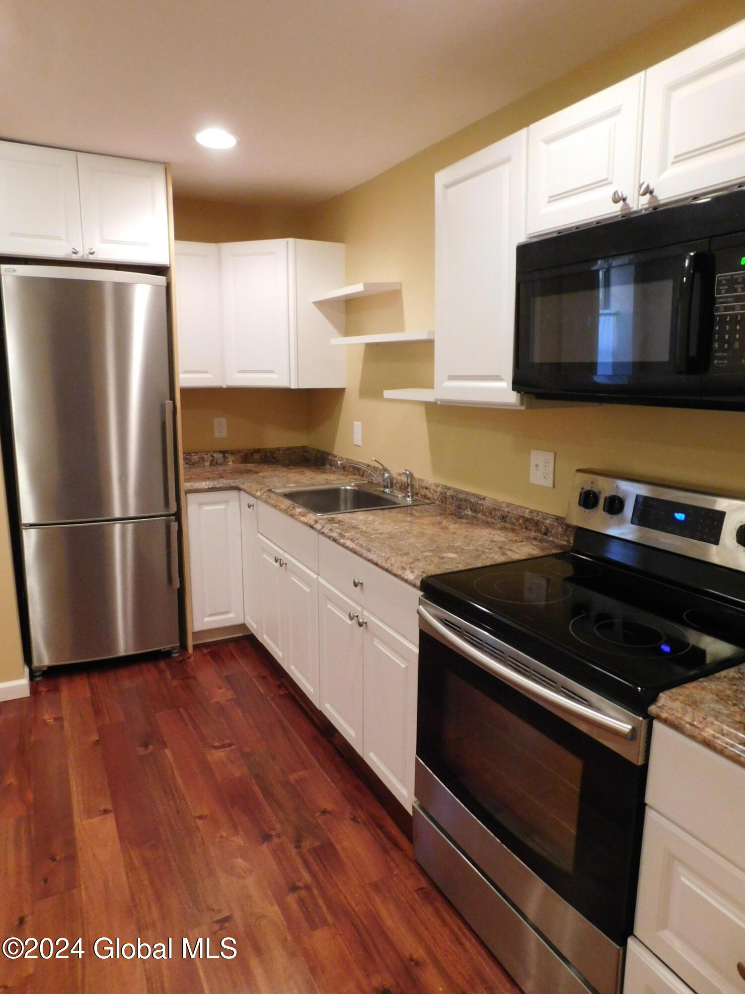 Schenectady, New York 12305, United States, ,Commercial,Pending,27406