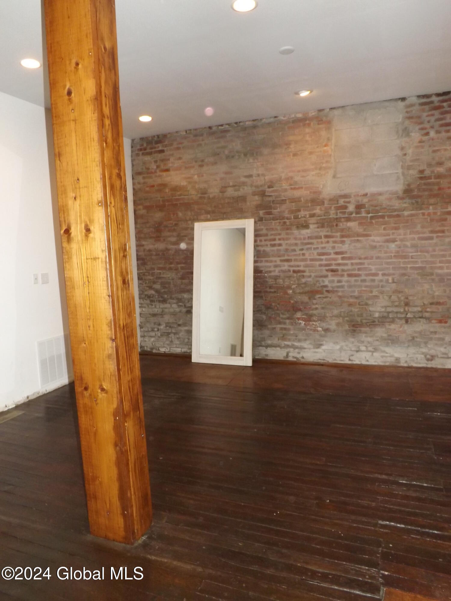 Schenectady, New York 12305, United States, ,Commercial,Pending,27406