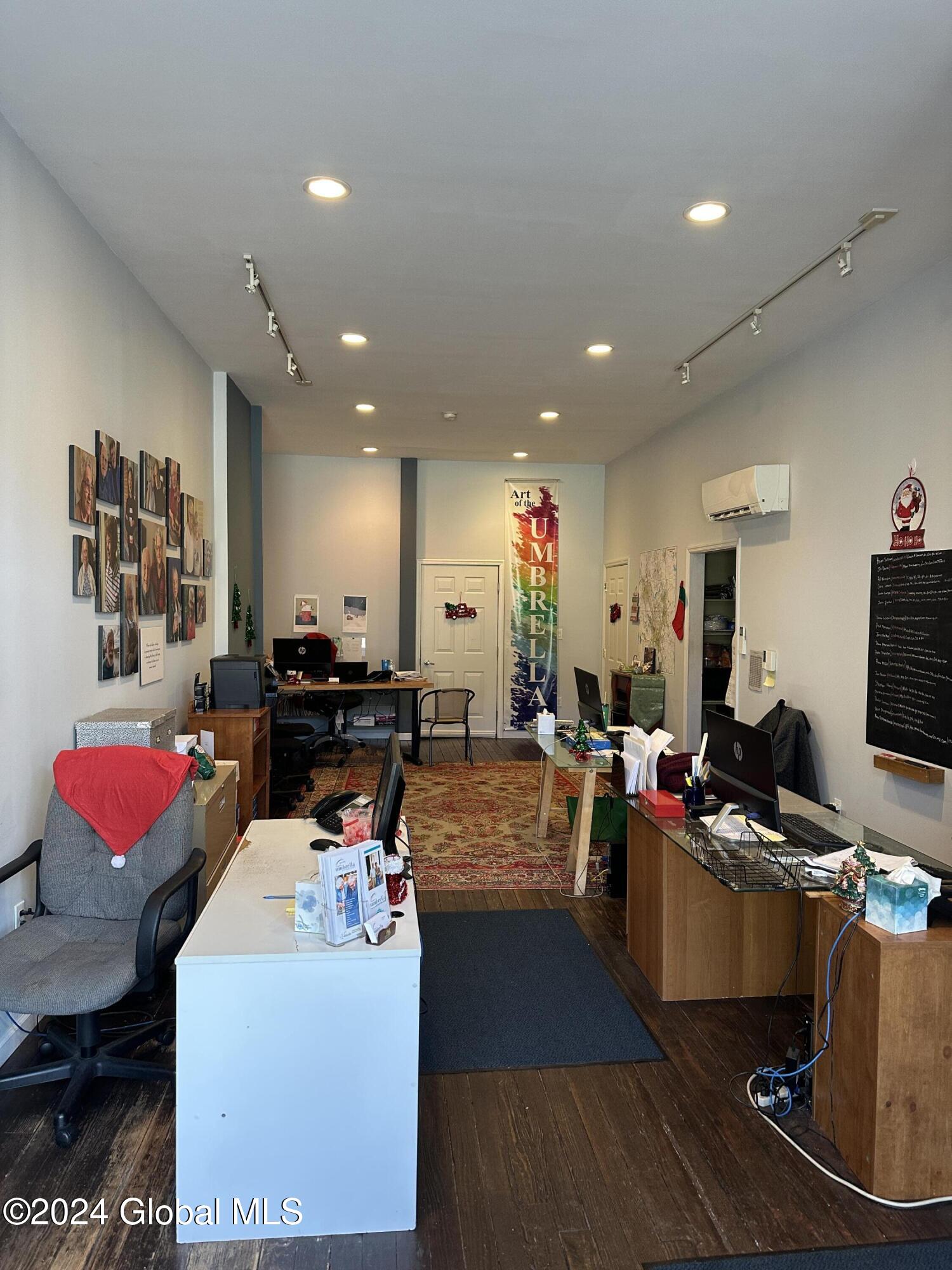 Schenectady, New York 12305, United States, ,Commercial,Pending,27406