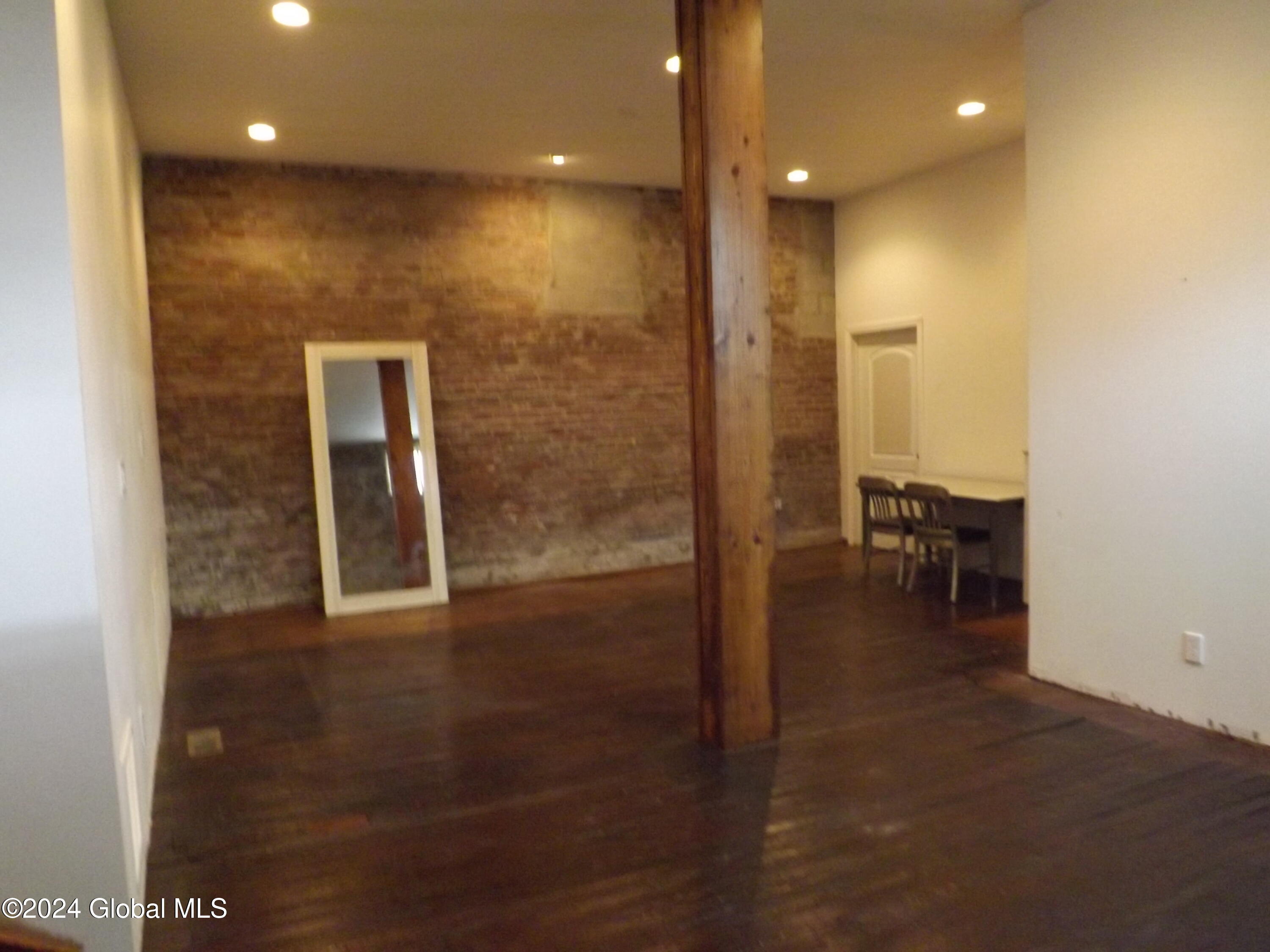 Schenectady, New York 12305, United States, ,Commercial,Pending,27406