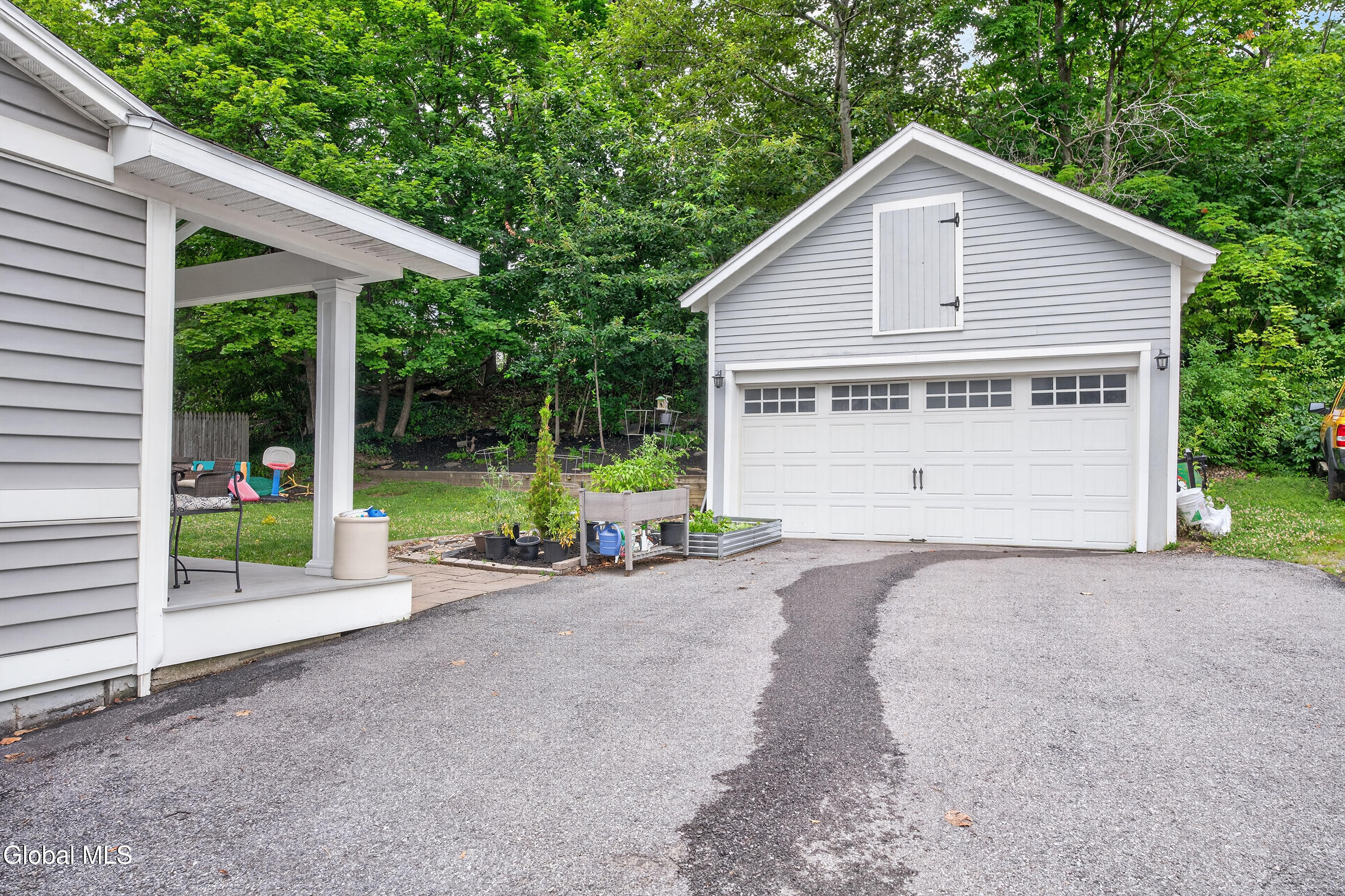 79 Maple Avenue