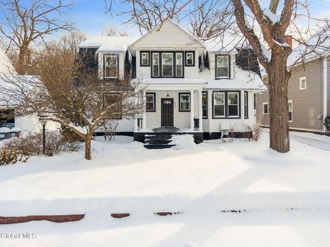 Photo of 818 Oregon Avenue, Schenectady, NY 12309 (MLS # 202611211)