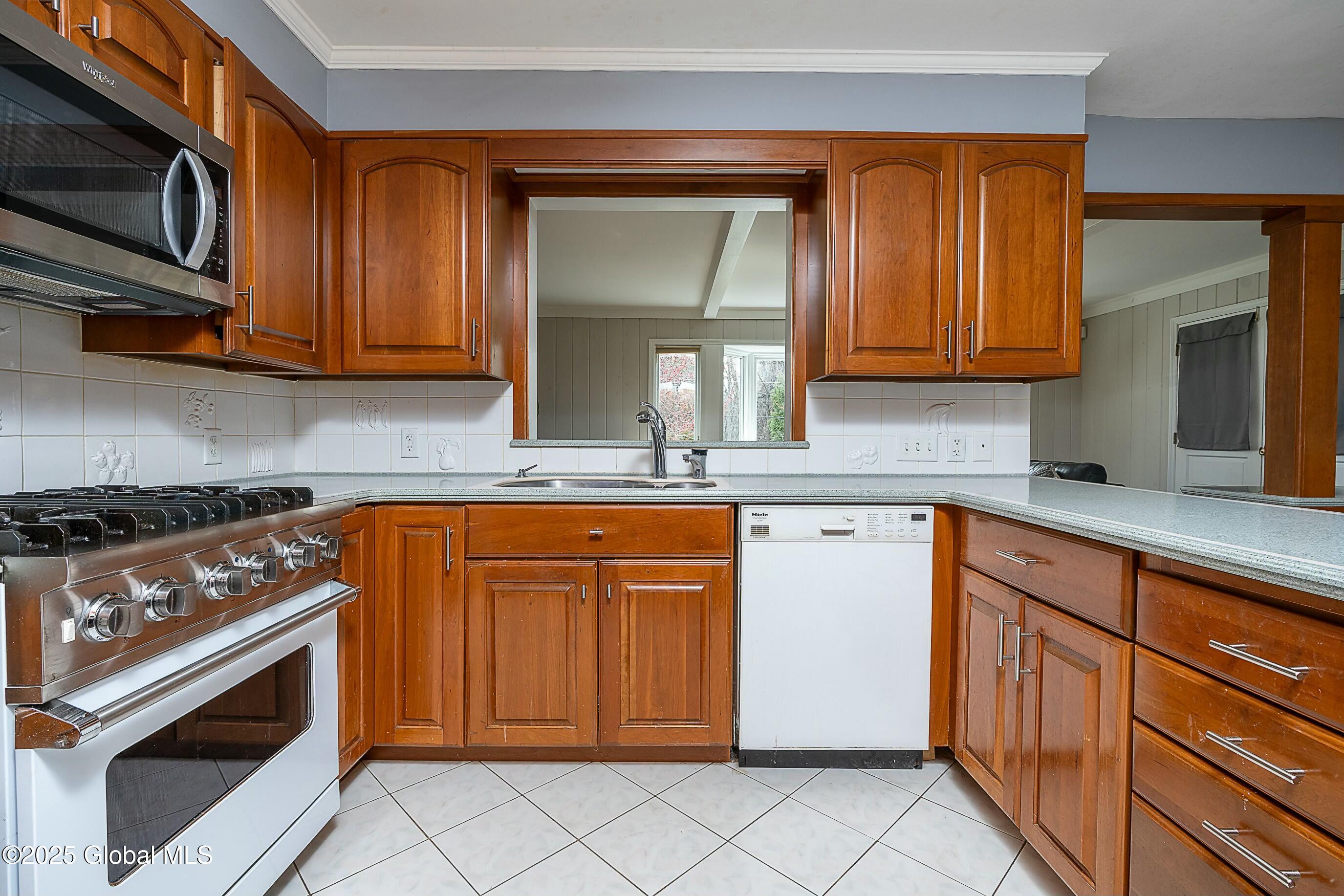 1366 Rosehill Boulevard, Niskayuna, New York image 24