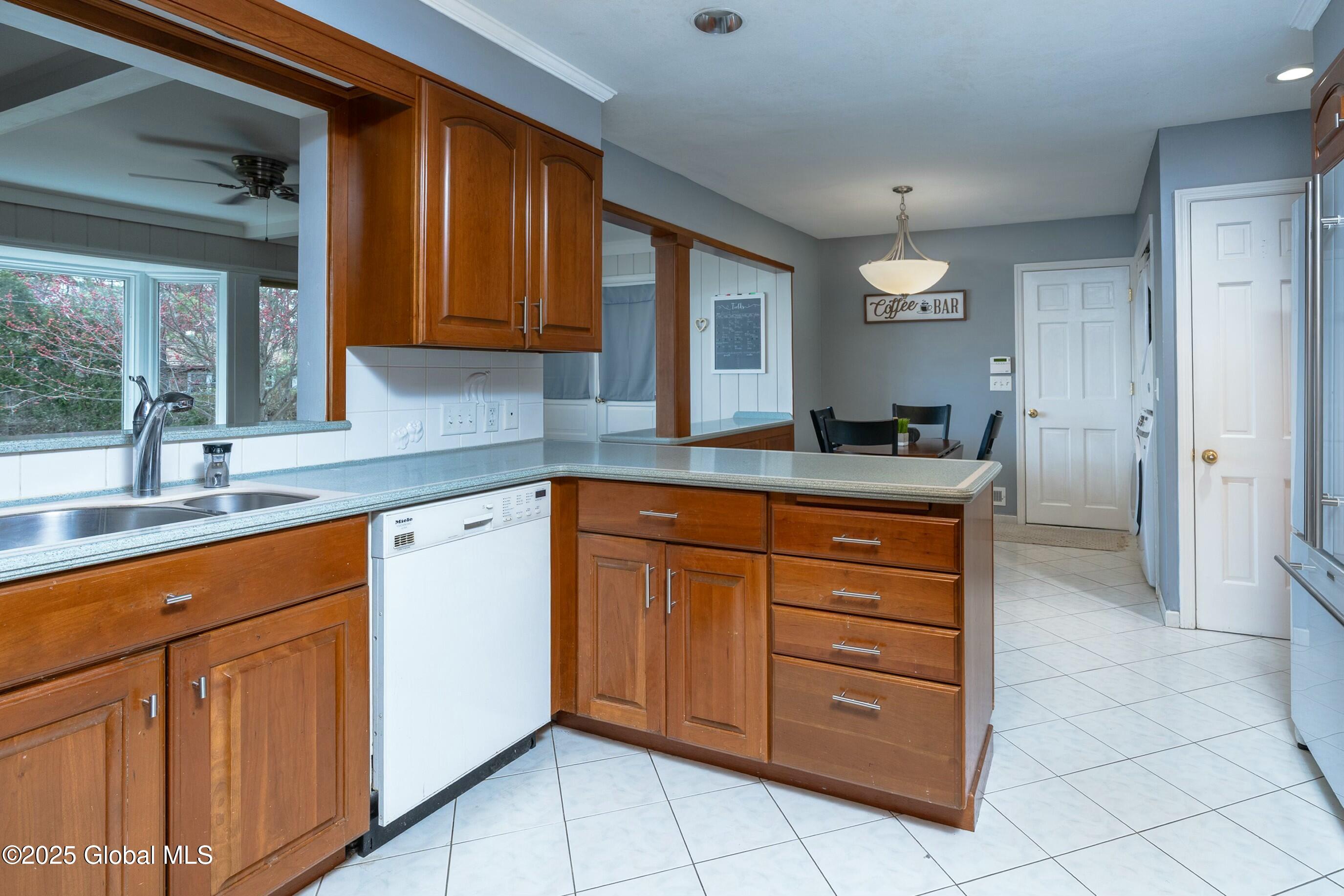 1366 Rosehill Boulevard, Niskayuna, New York image 26