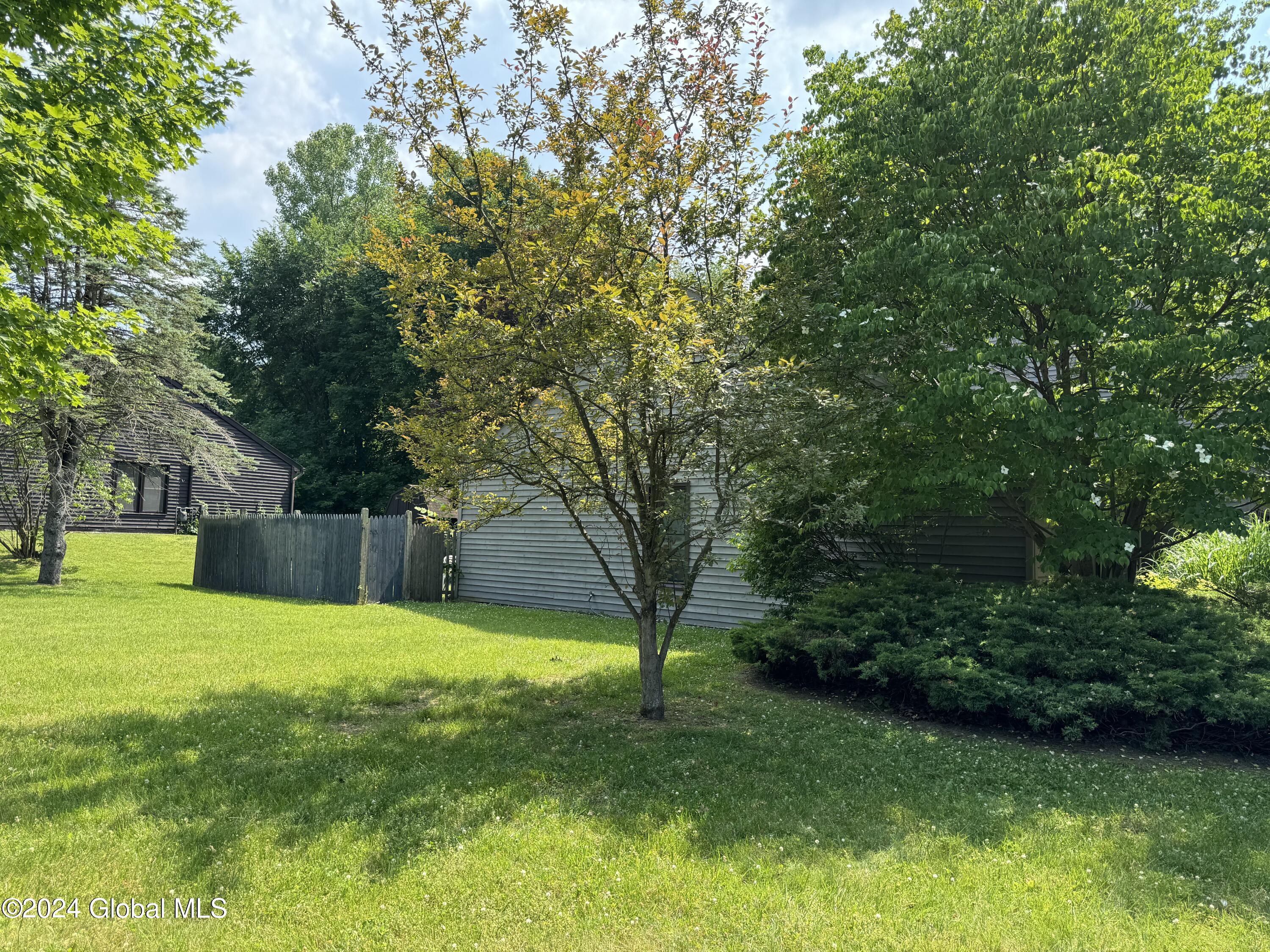 521 Townwood Drive, Guilderland, New York image 6