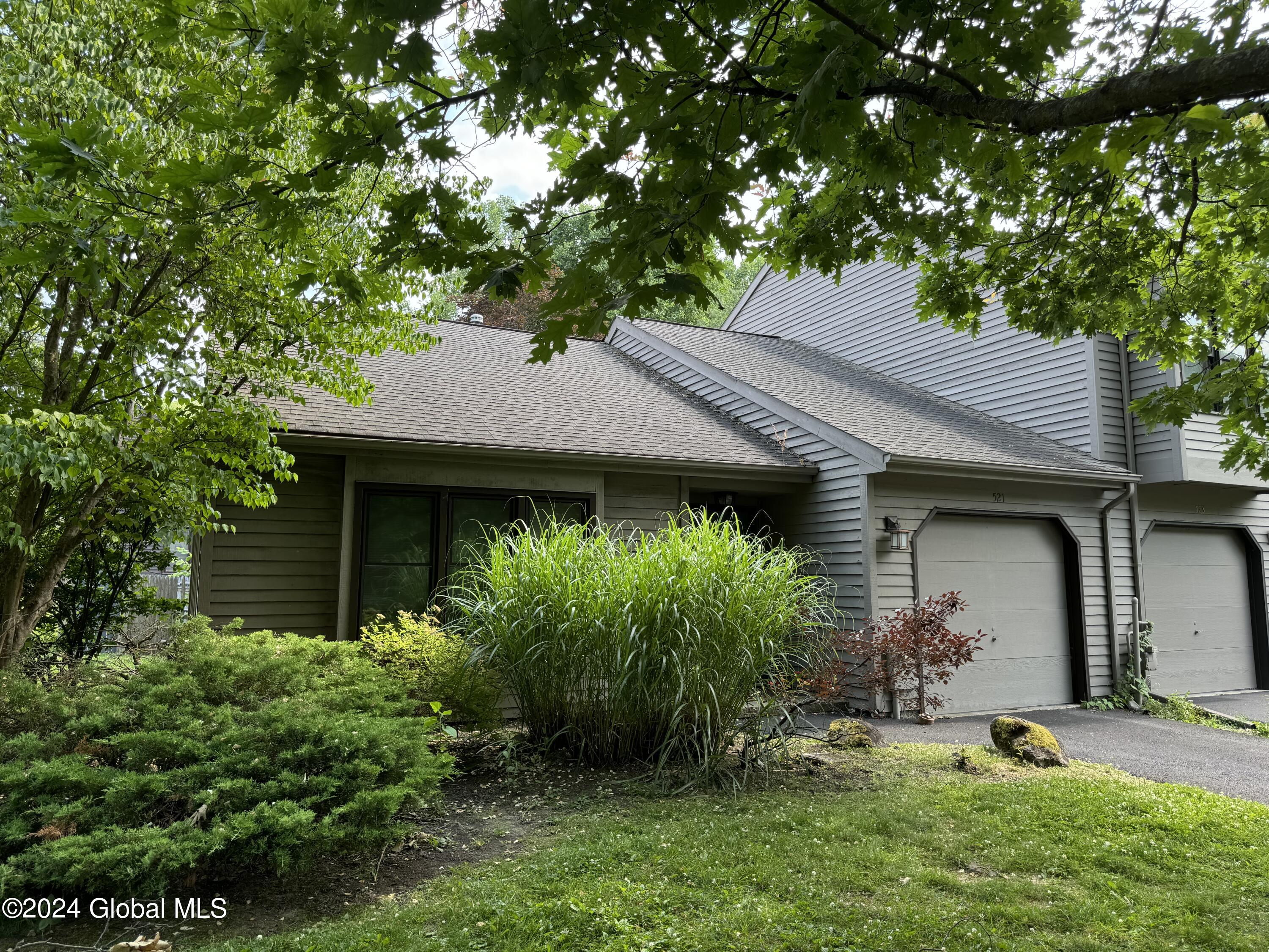 521 Townwood Drive, Guilderland, New York image 4
