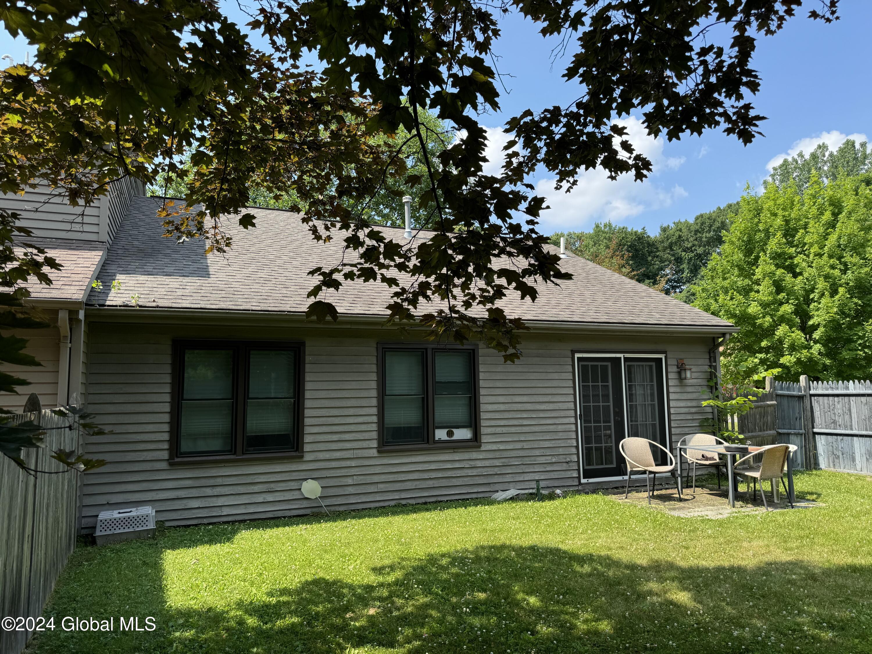 521 Townwood Drive, Guilderland, New York image 5