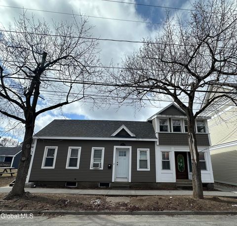 Photo of 61 Beekman Street St #3, Saratoga Springs, NY 12866 (MLS # 202613510)