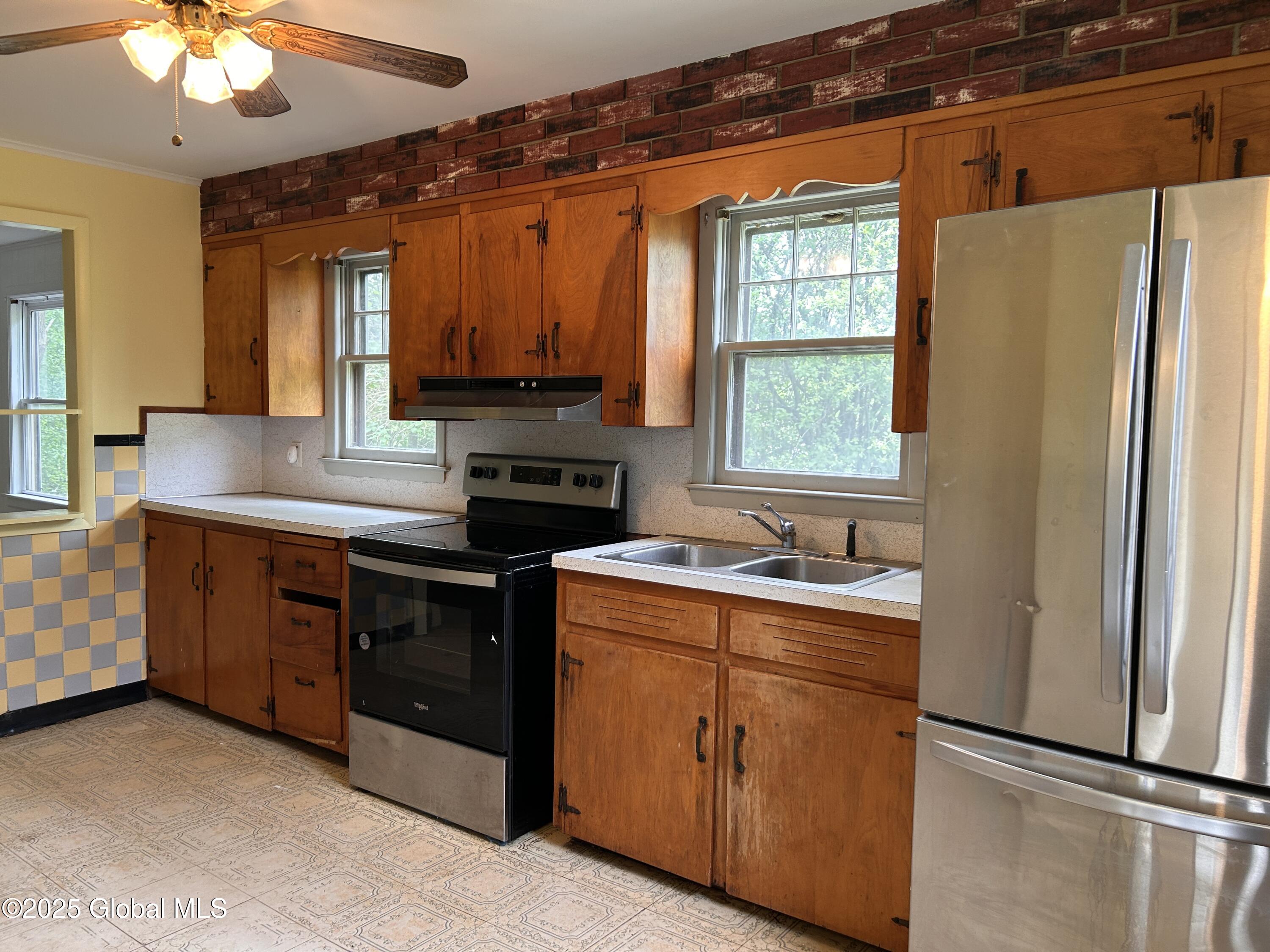 1097 Church Rd Road, Glenville, New York image 6