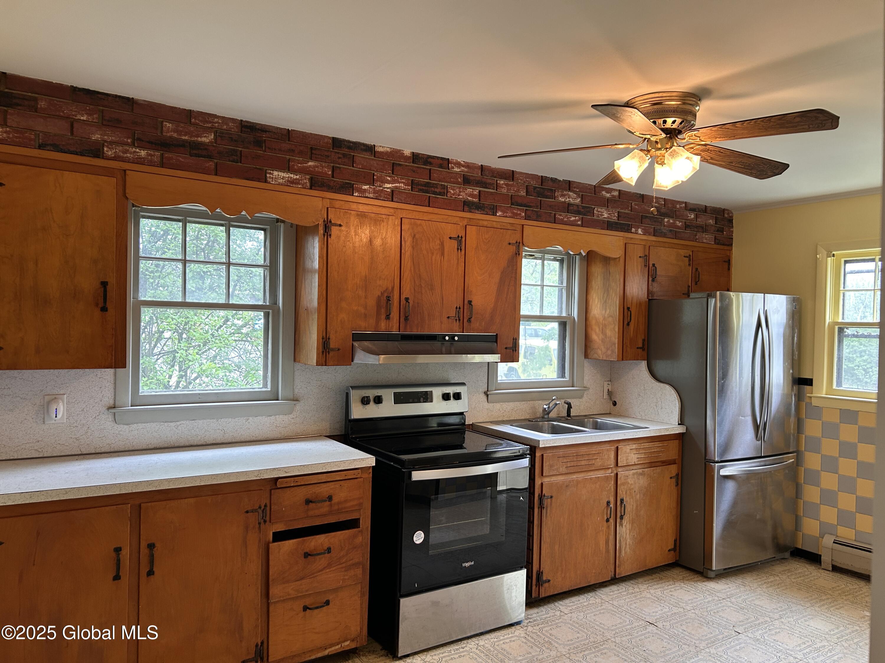 1097 Church Rd Road, Glenville, New York image 11