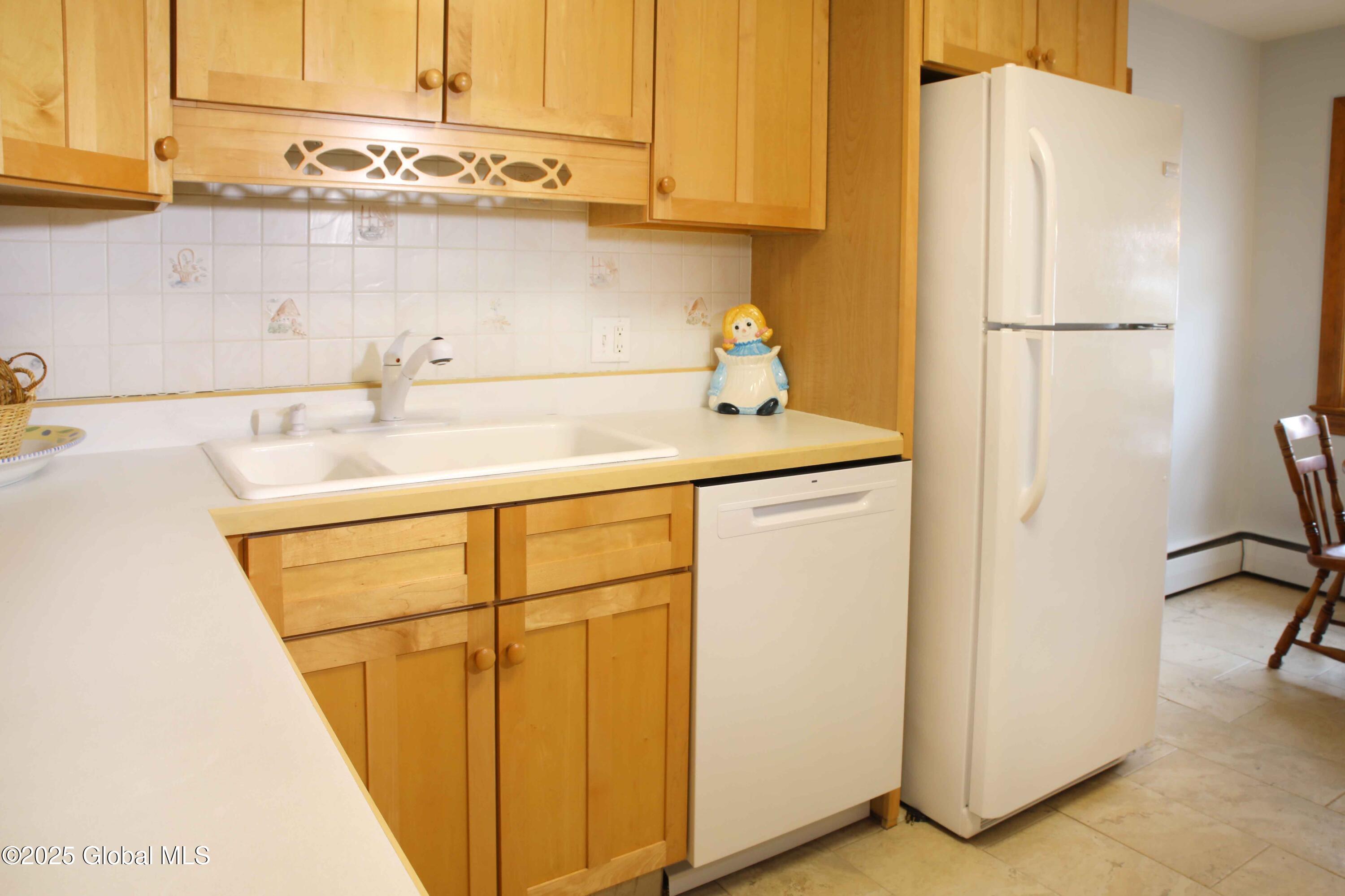 20 New Street, Amsterdam, New York image 8