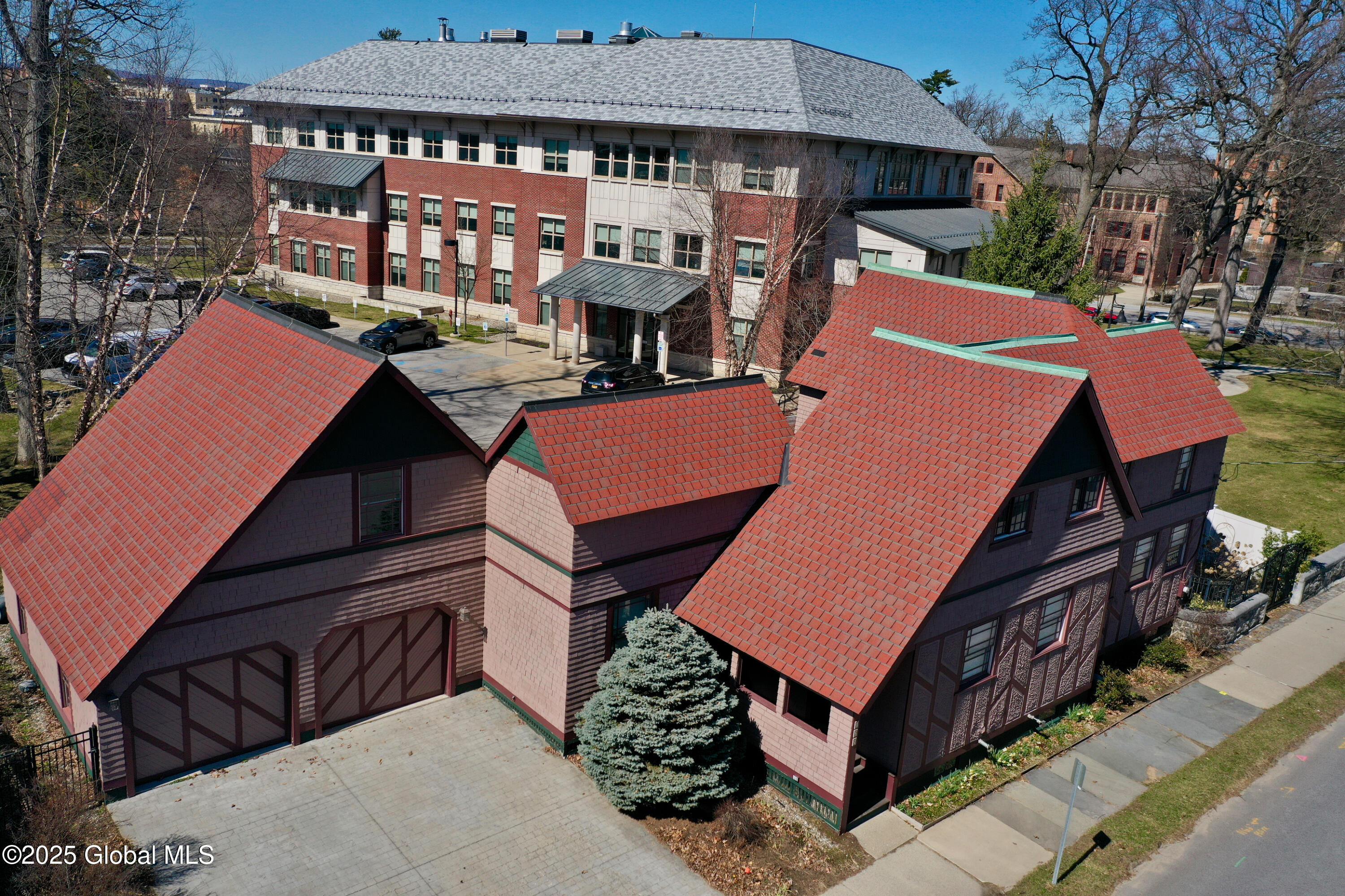 125 Regent Street, Saratoga Springs, New York image 3
