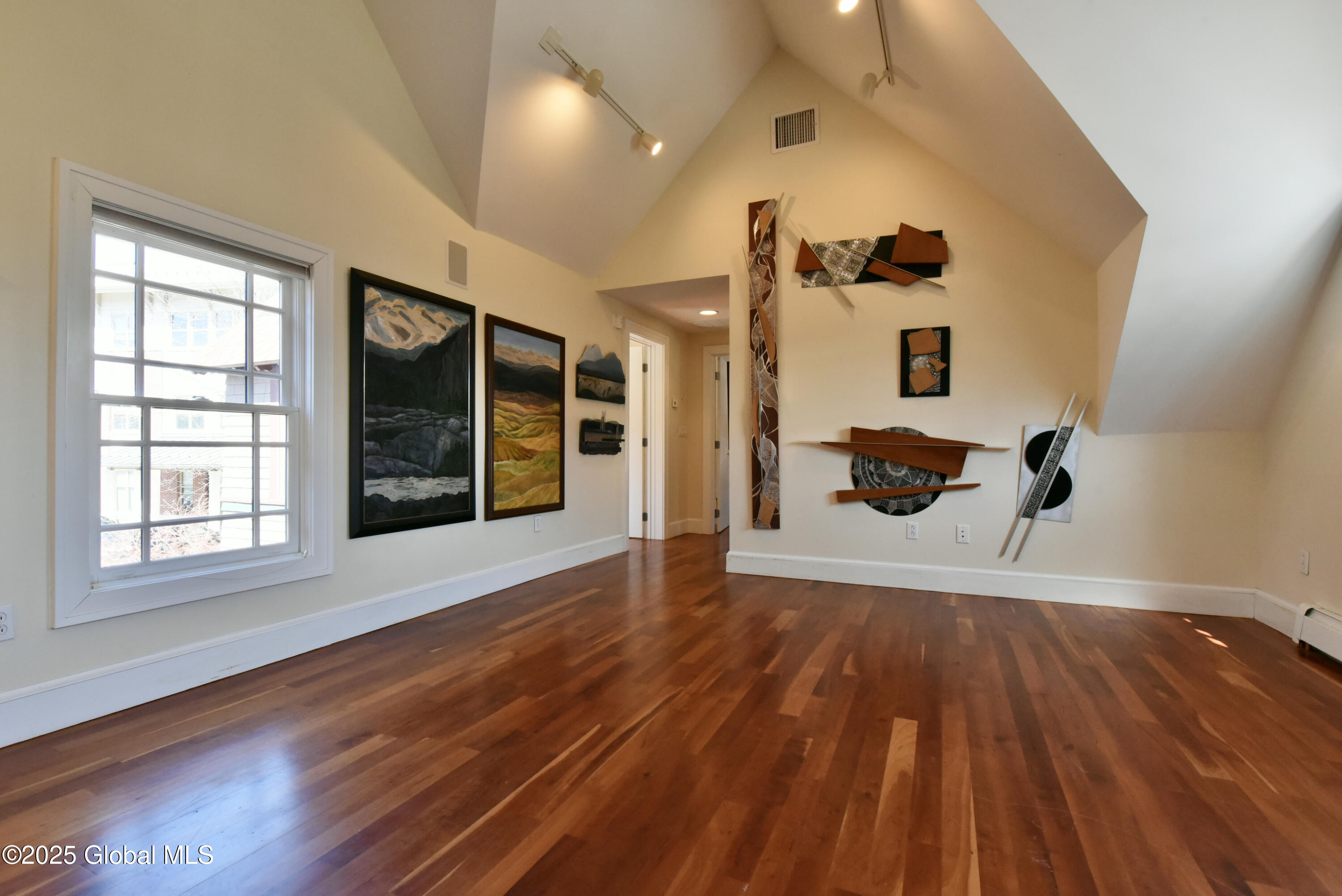 125 Regent Street, Saratoga Springs, New York image 33