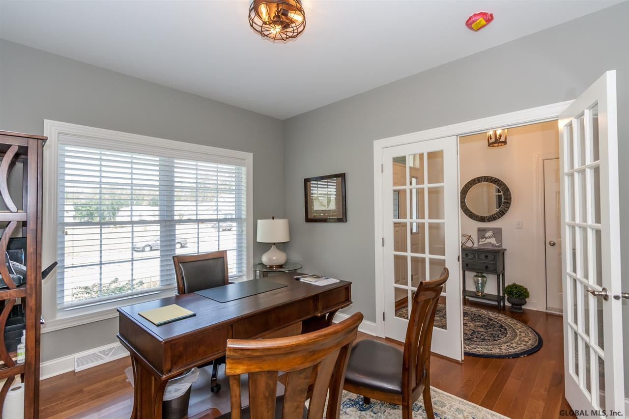 93 Lakepointe Way, Saratoga Springs, New York image 14