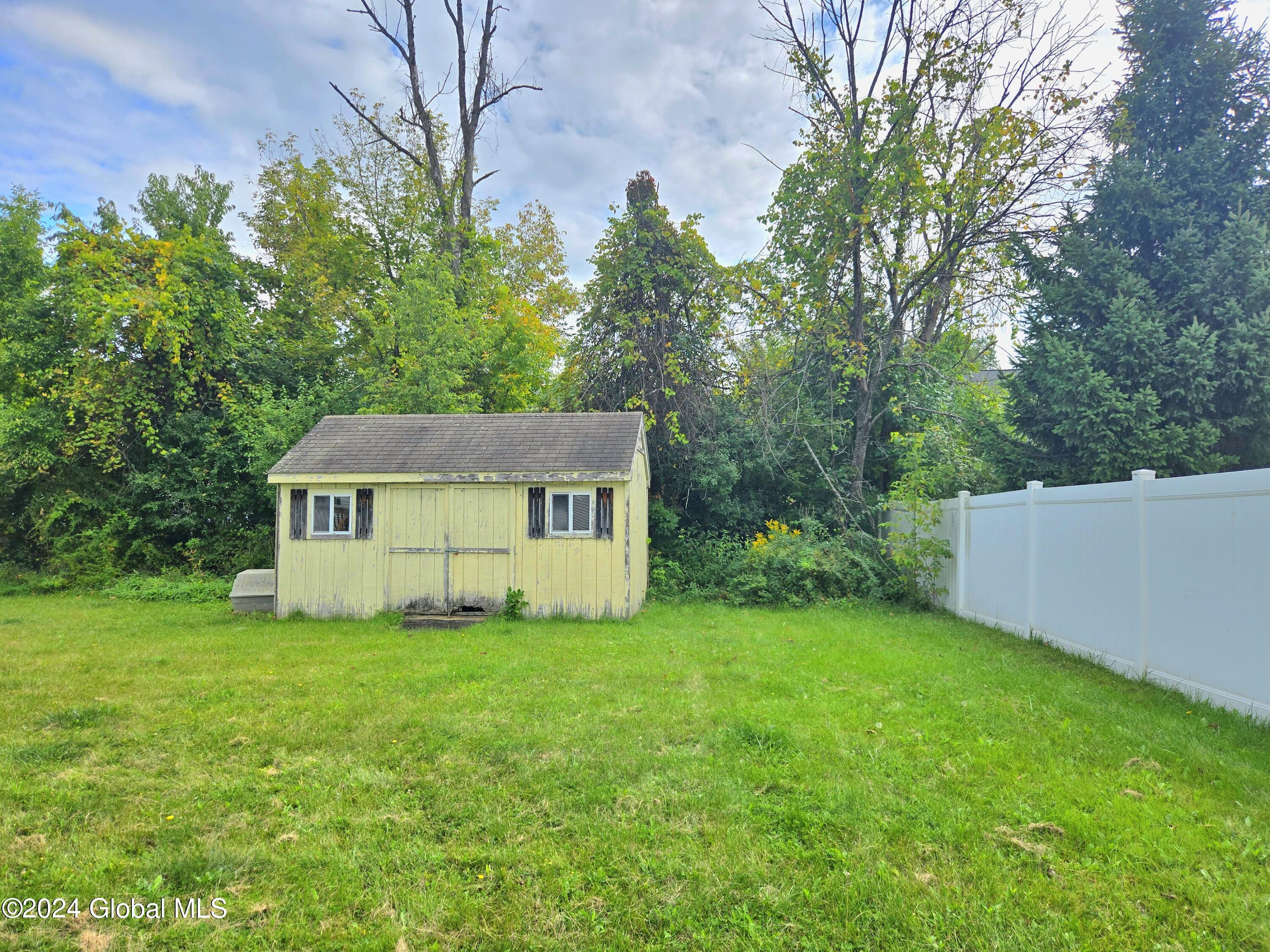 5 Flora Circle, Rensselaer, New York image 8