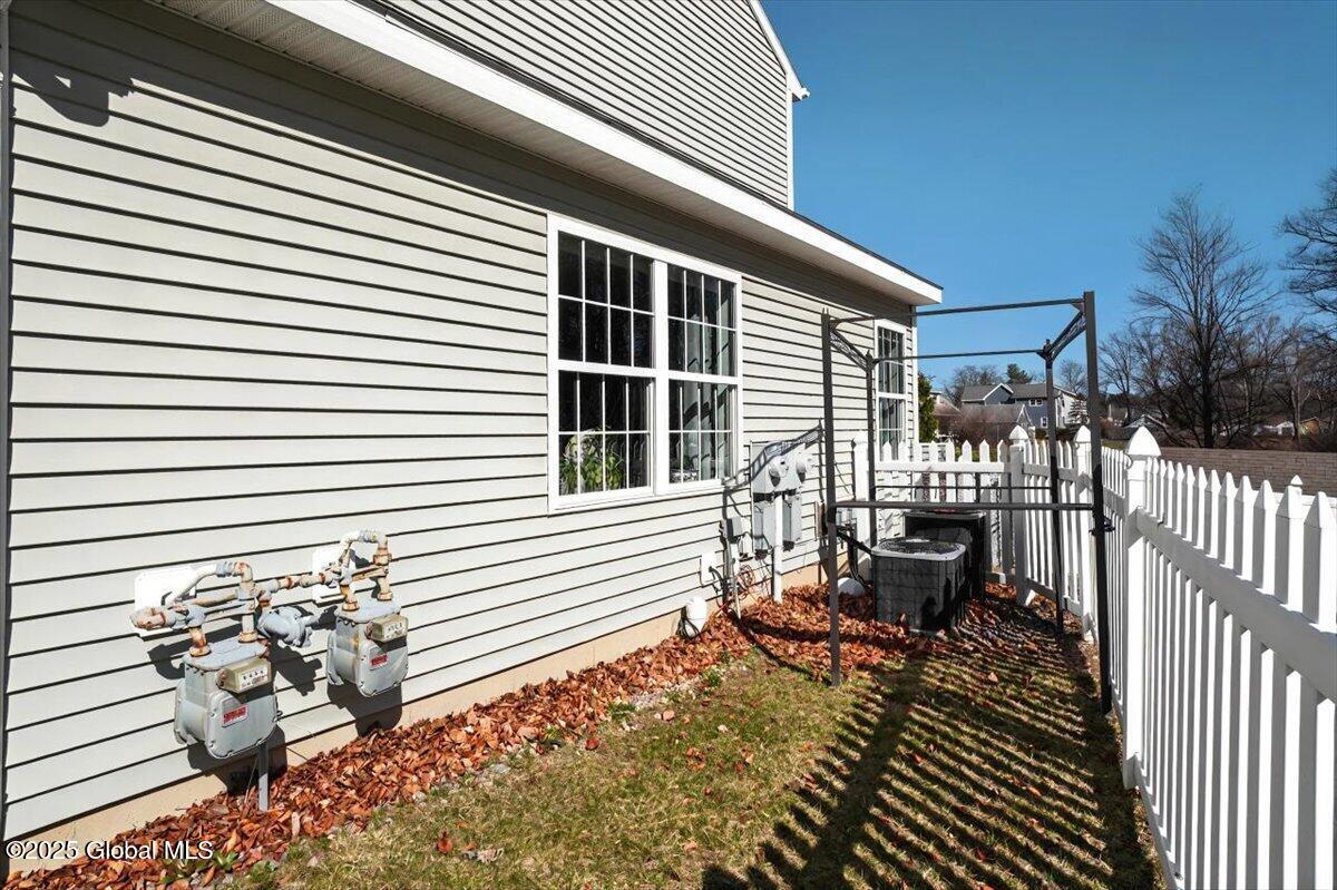 103 Cherry Blossom Court, Schenectady, New York image 33