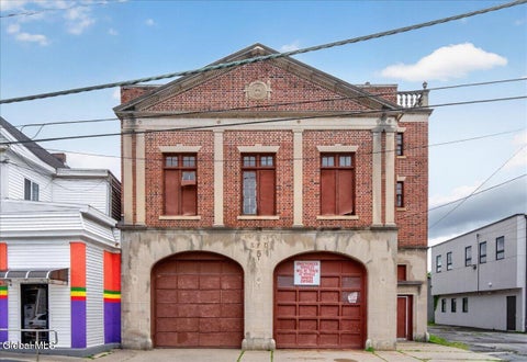 Photo of 907 Albany Street, Schenectady, NY 12307 (MLS # 202620395)