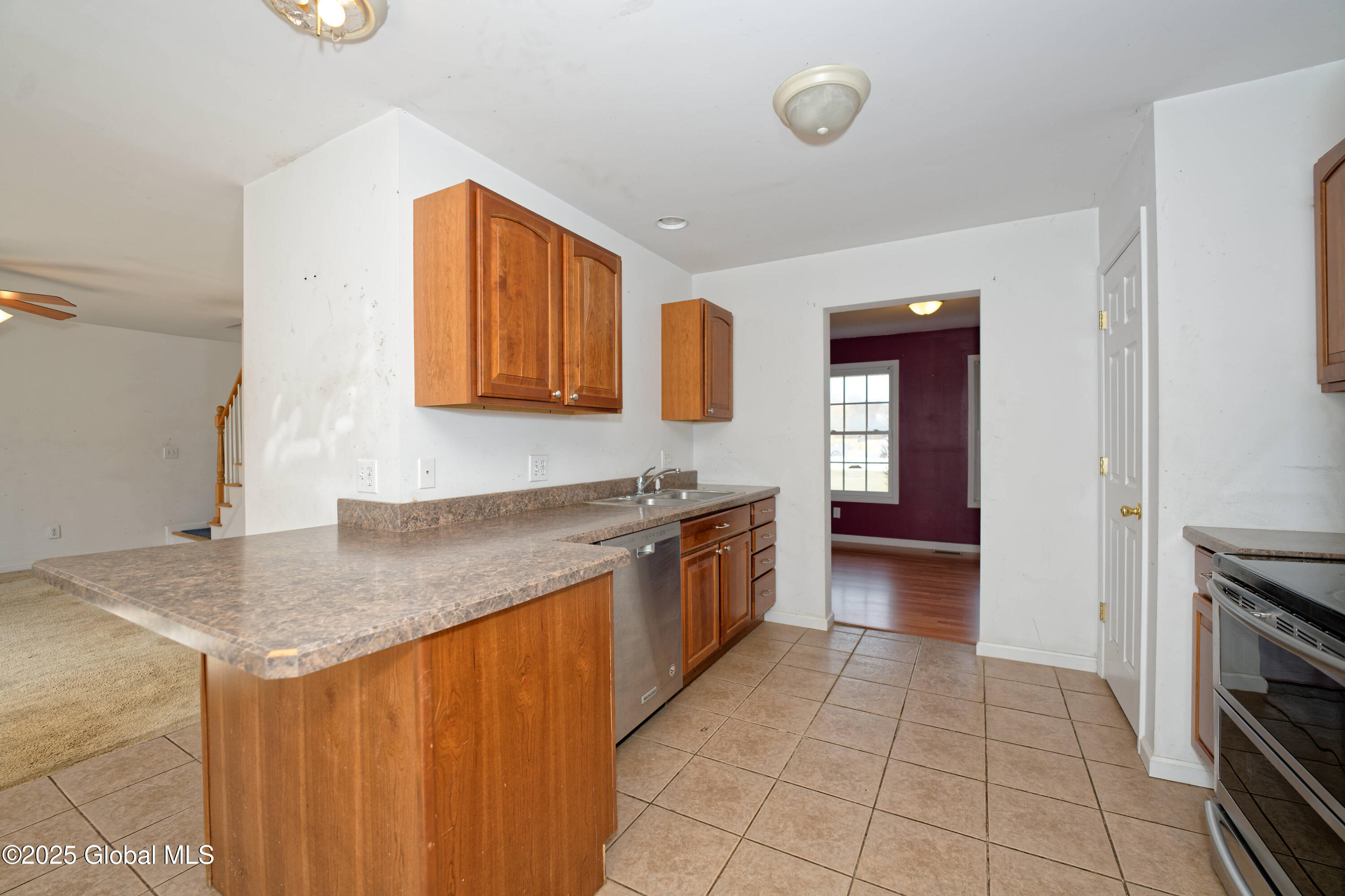 24 Laura Lane, Ravena, New York image 9