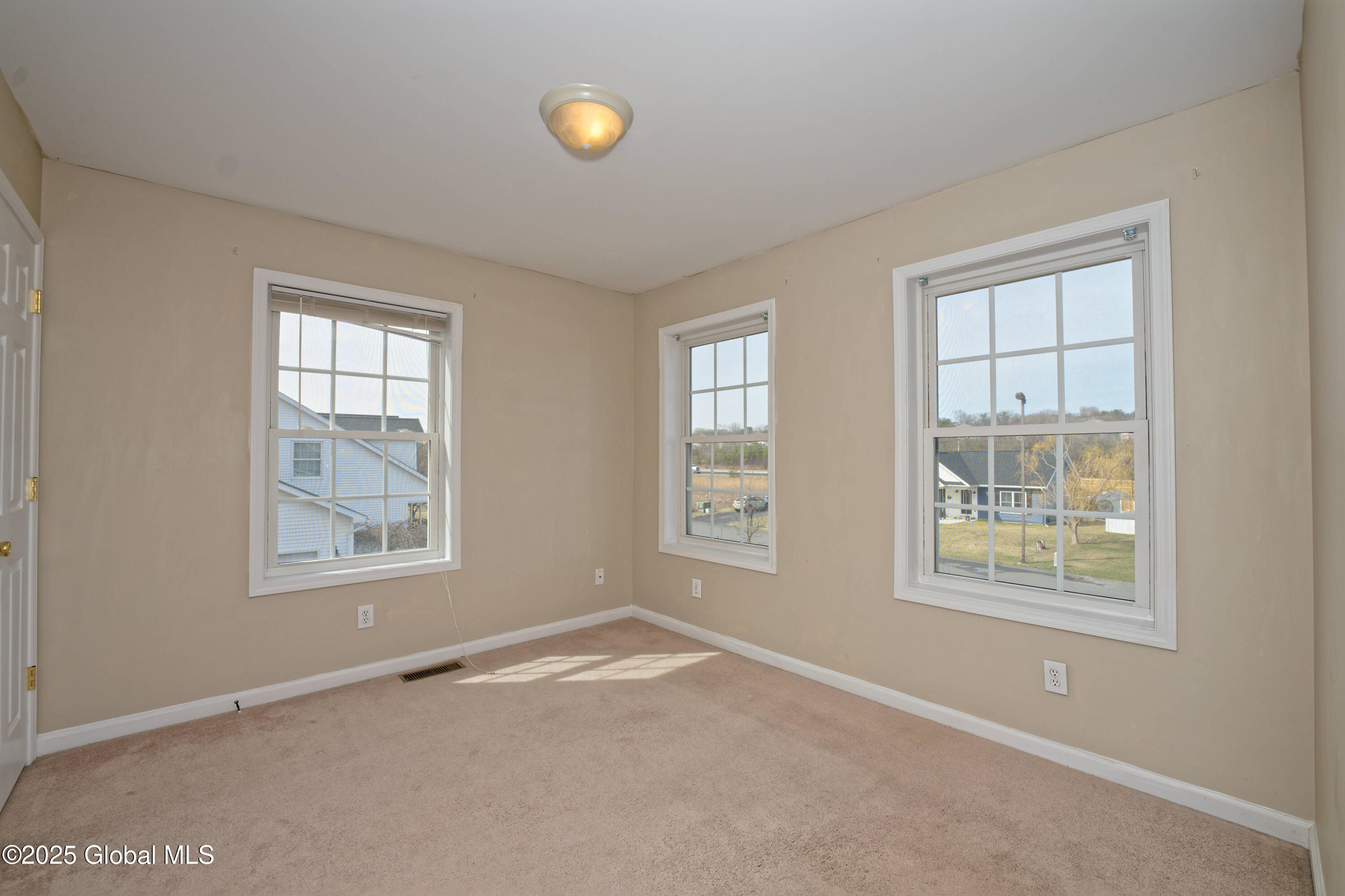 24 Laura Lane, Ravena, New York image 27