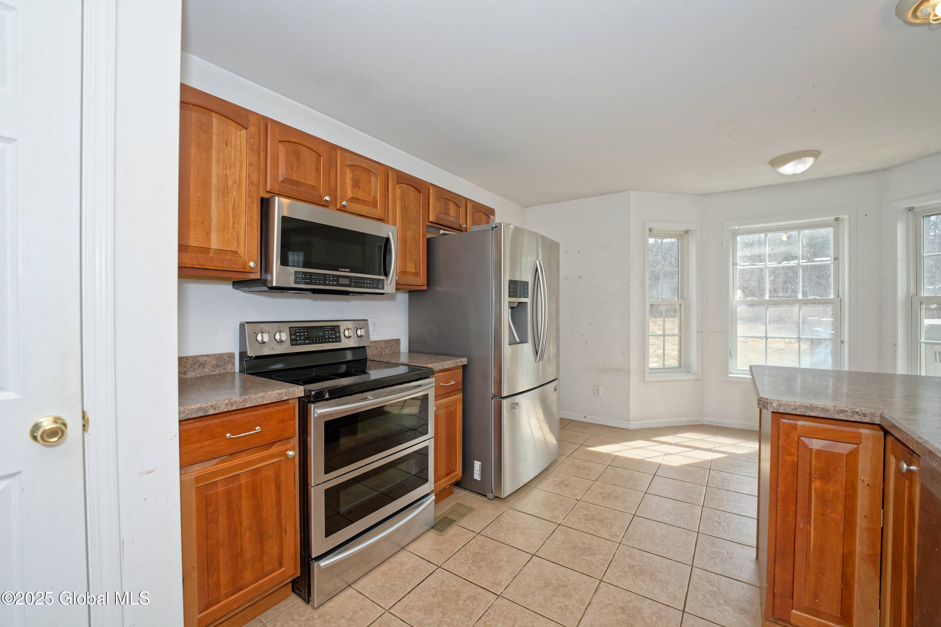 24 Laura Lane, Ravena, New York image 8