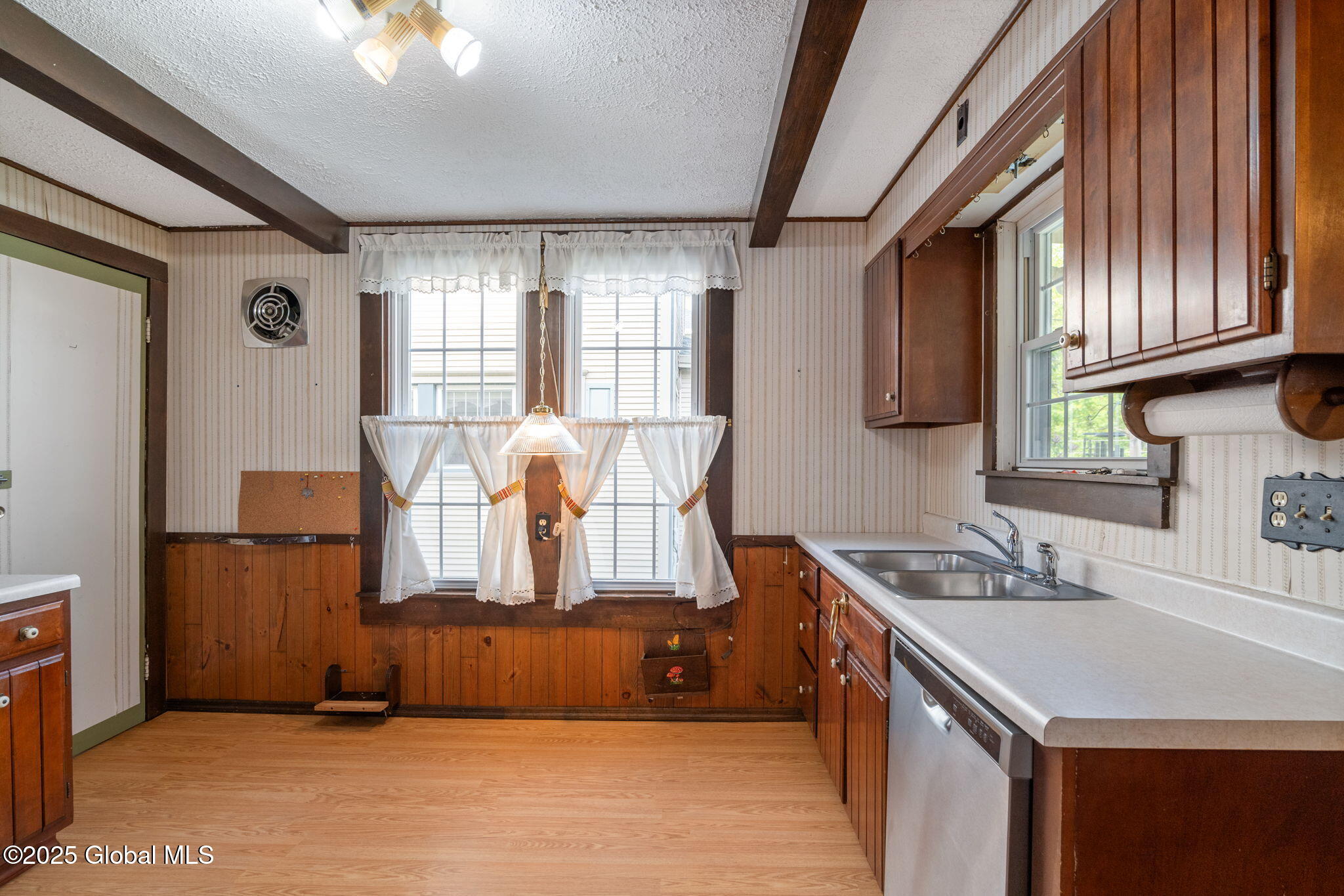 1124 Parkwood Boulevard, Schenectady, New York image 16