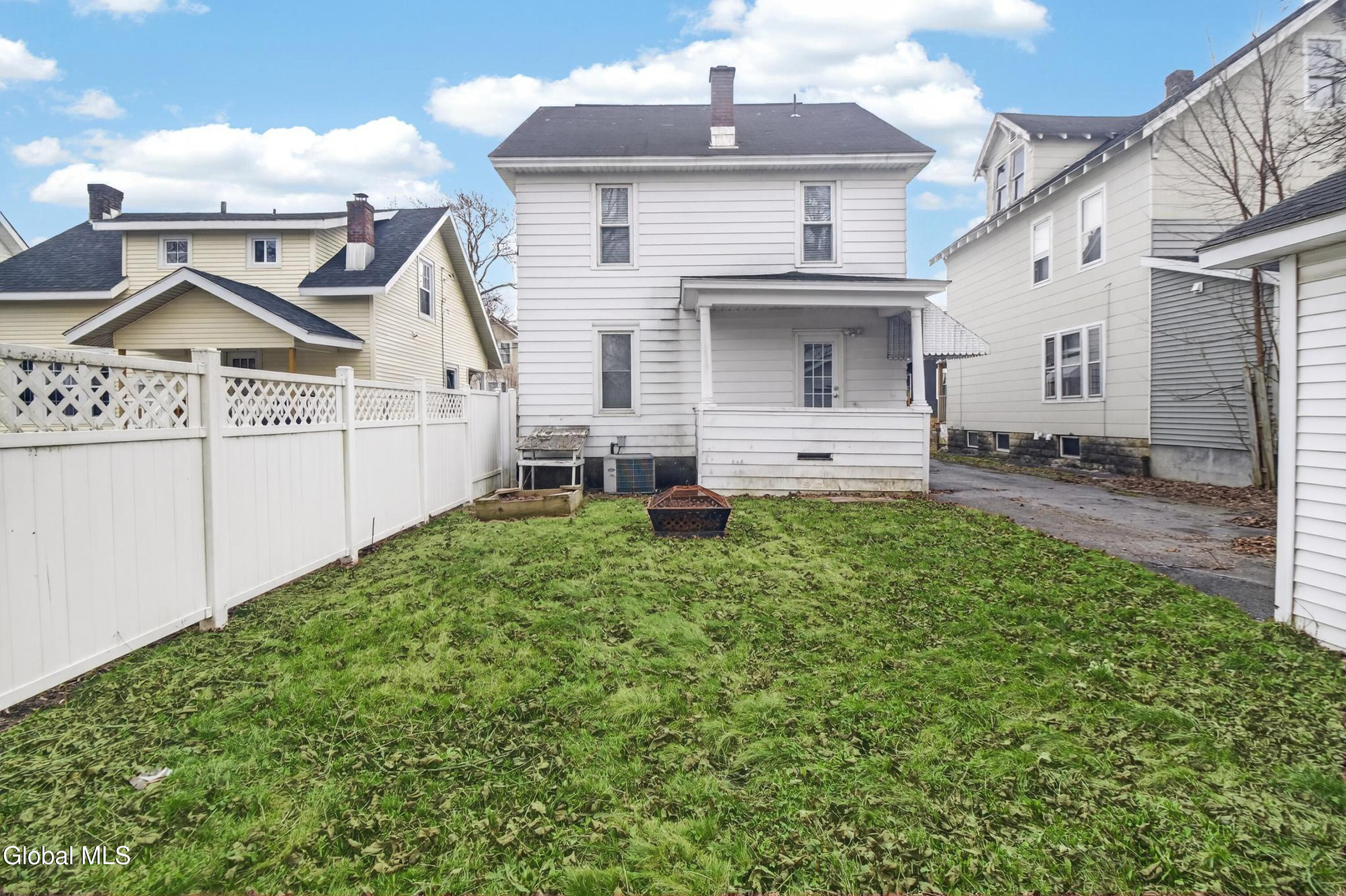 1916 Bradford Avenue