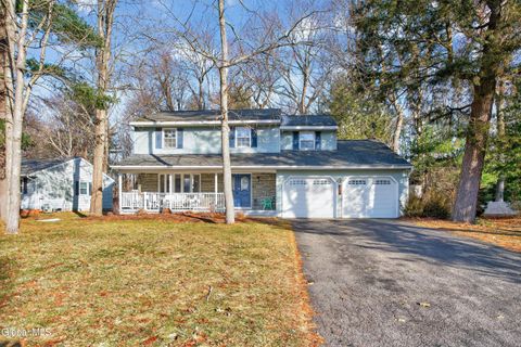 Photo of 3011 Williamsburg Drive, Schenectady, NY 12303 (MLS # 202610964)