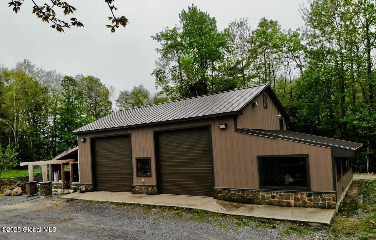 7331 Bills Road, Middle Grove, New York image 1