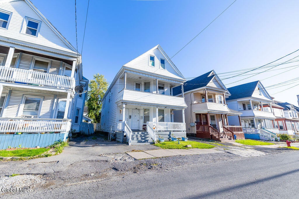 34 Robinson Street