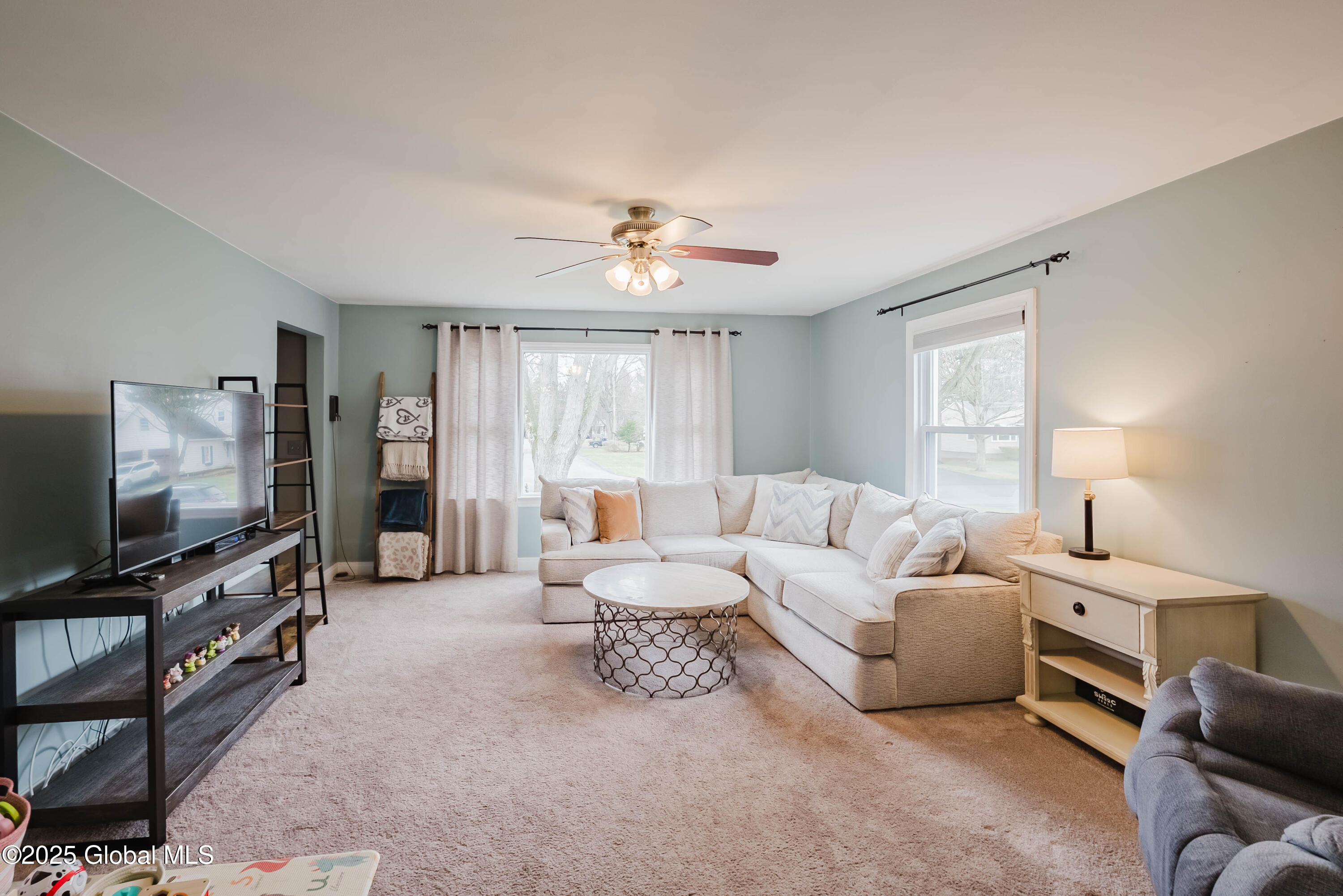 18 W Glenwood Drive, Latham, New York image 5