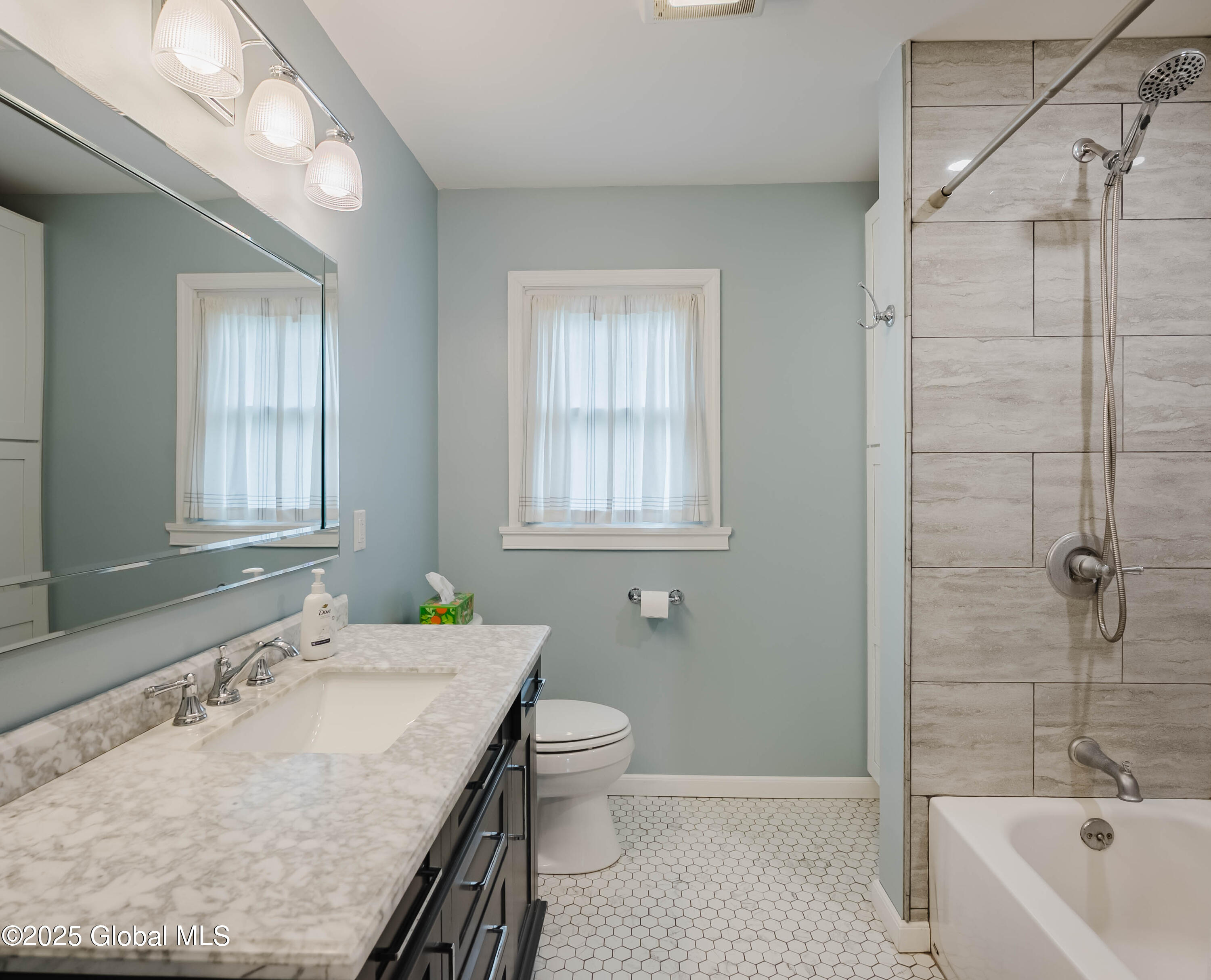 18 W Glenwood Drive, Latham, New York image 10