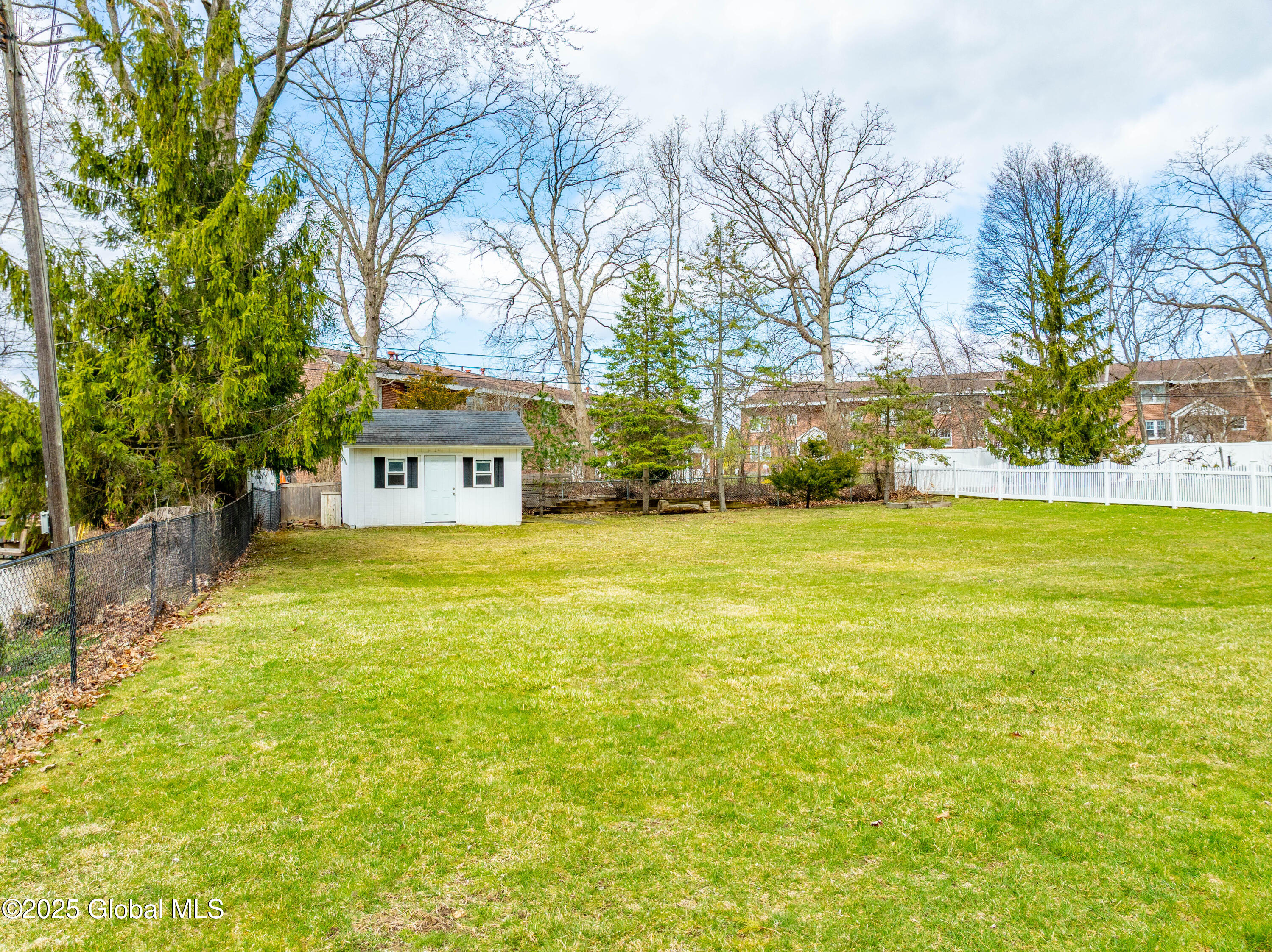 18 W Glenwood Drive, Latham, New York image 21